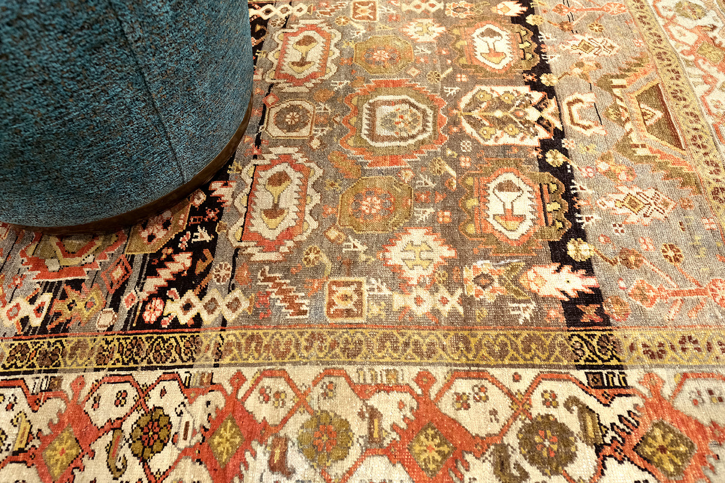 Antique Persian Bidjar 30024