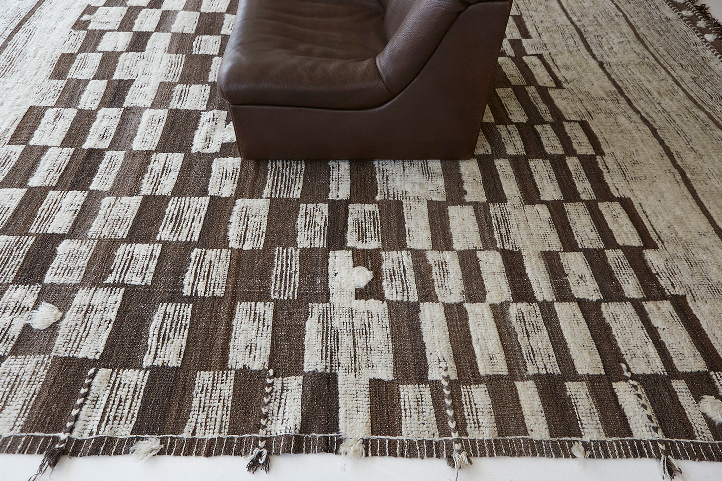 Modern Rug Image 10238 Sirocco, Haute Bohemian, Seasons