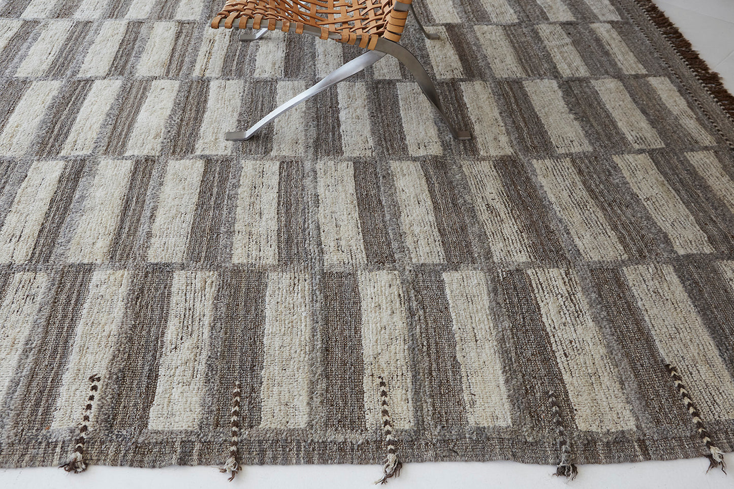 Modern Rug Image 9065 Oudu, Kust Collection, Seasons