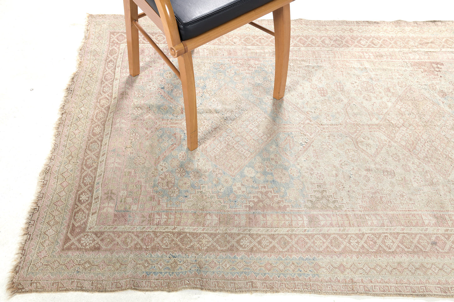 Persian Rug 1980 Antique Persian Shiraz 30188