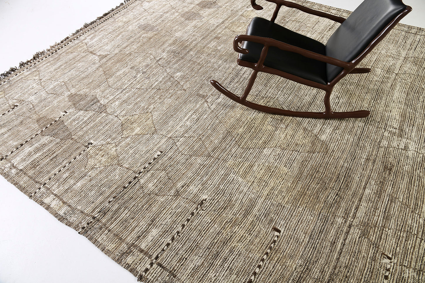 Modern Rug Image 5541 Izil, Atlas Collection, Seasons