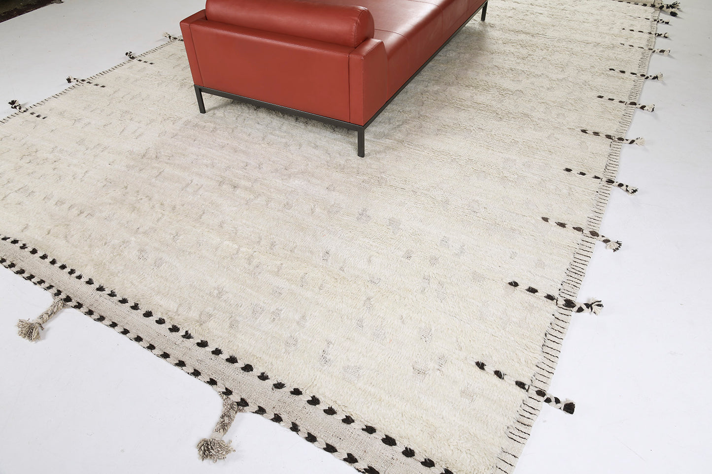 Modern Rug Image 8972 Olea, Atlas Collection