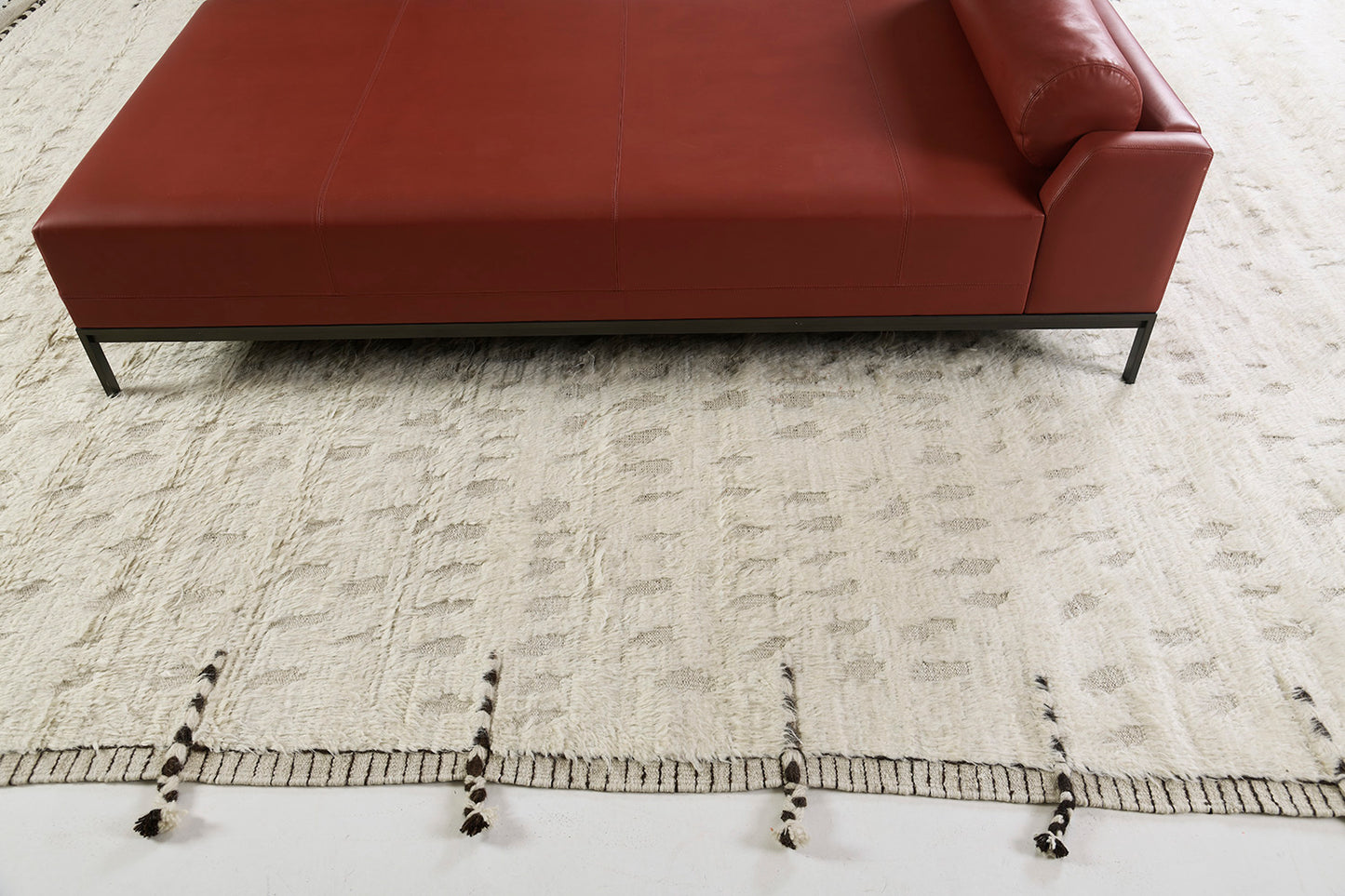 Modern Rug Image 8973 Olea, Atlas Collection