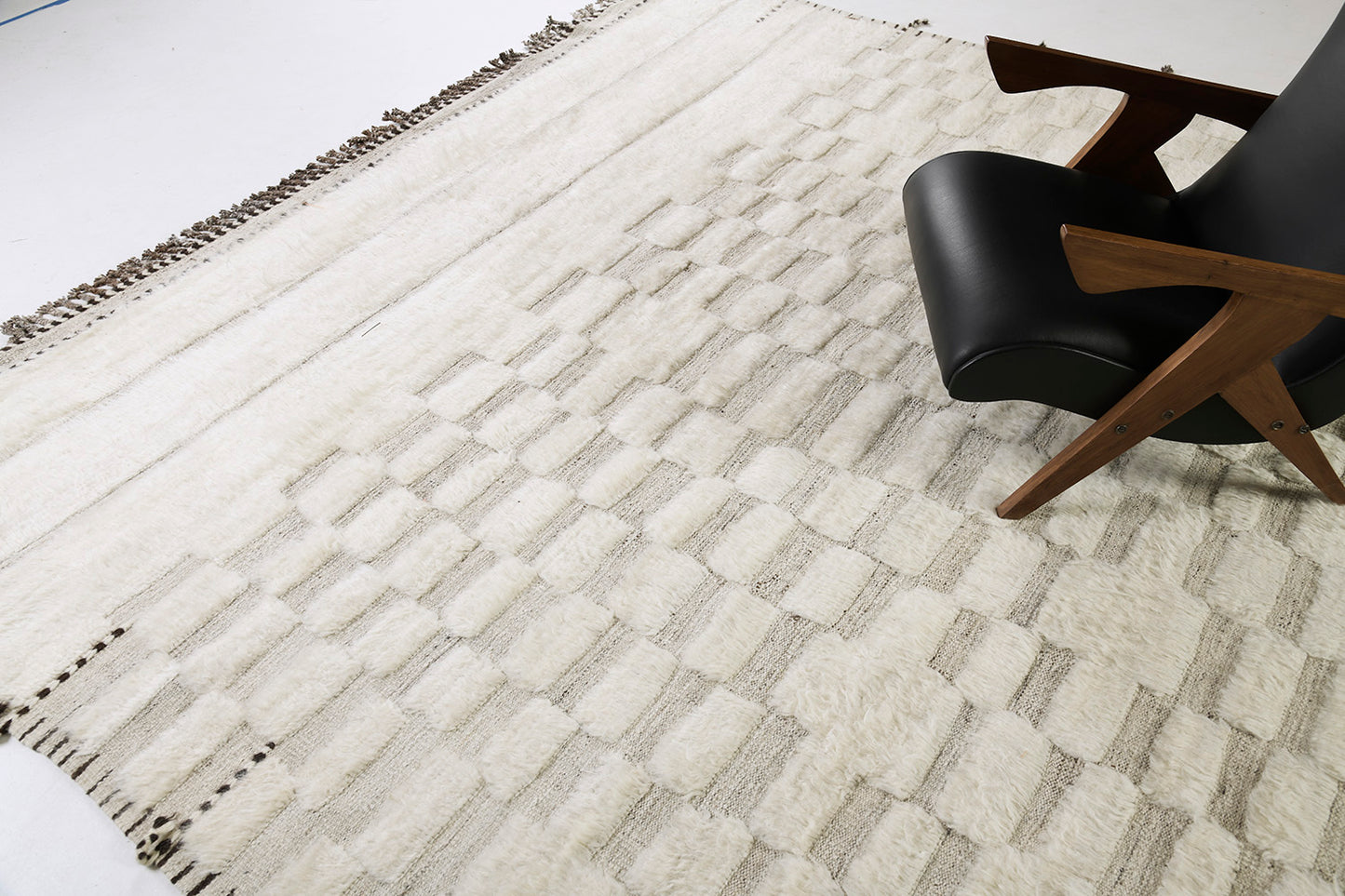 Modern Rug Image 10114 Sirocco, Haute Bohemian