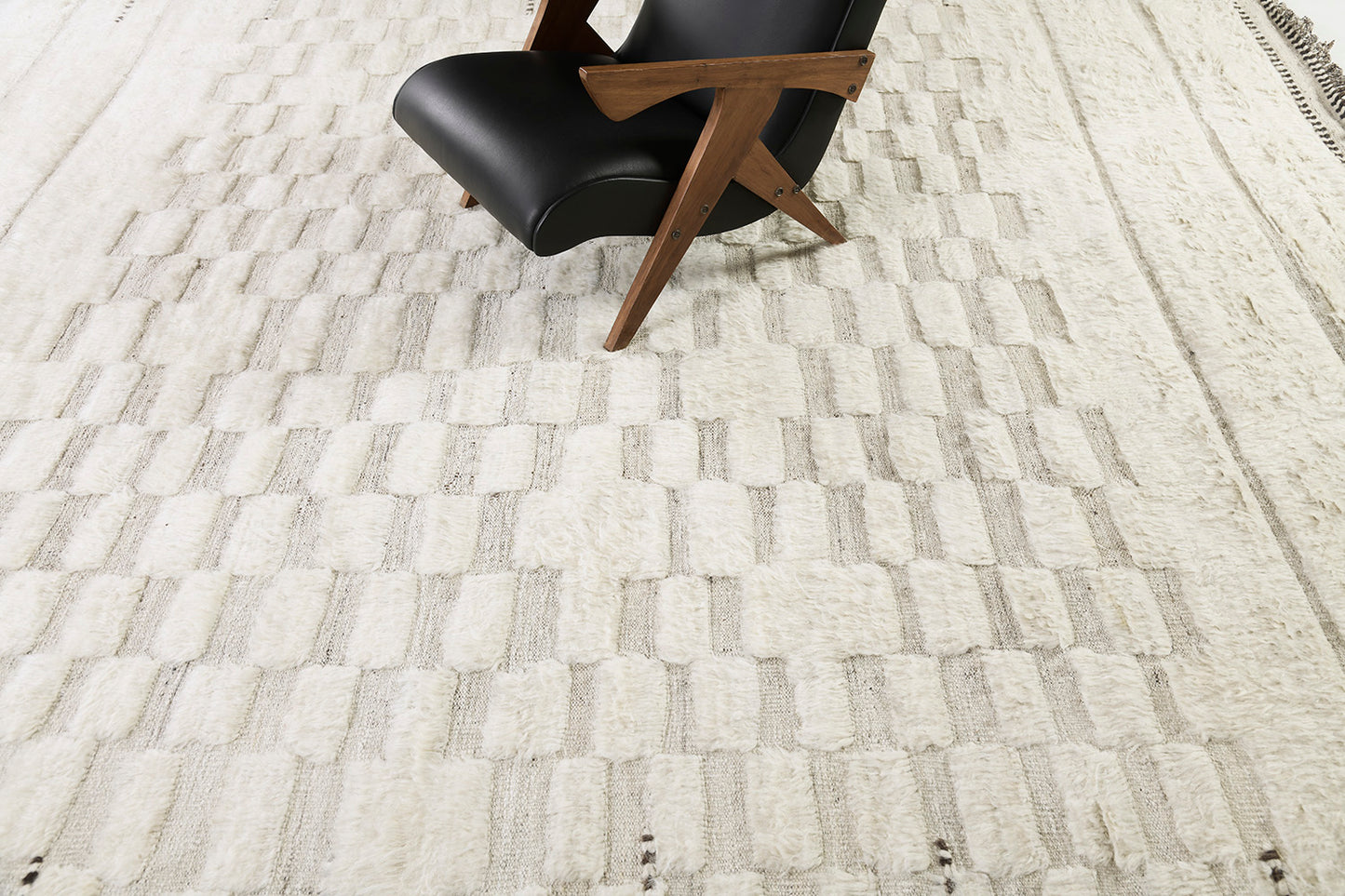 Modern Rug Image 10115 Sirocco, Haute Bohemian