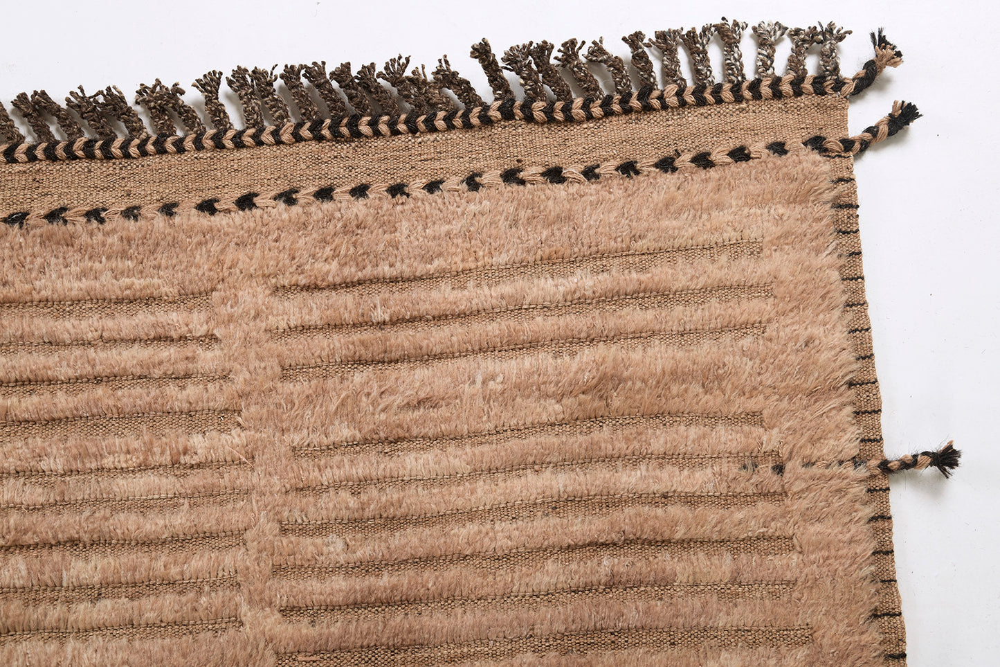 Modern Rug Image 1839 Beshabar, Haute Bohemian
