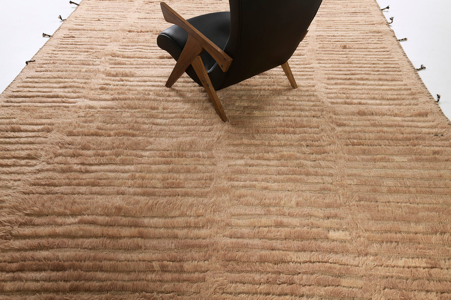Modern Rug Image 1837 Beshabar, Haute Bohemian