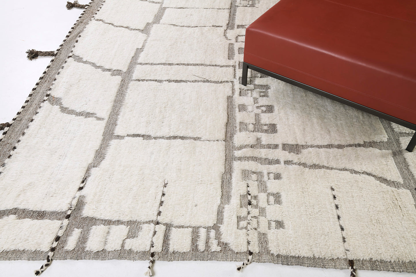 Modern Rug Image 11688 Tenda, Atlas Collection