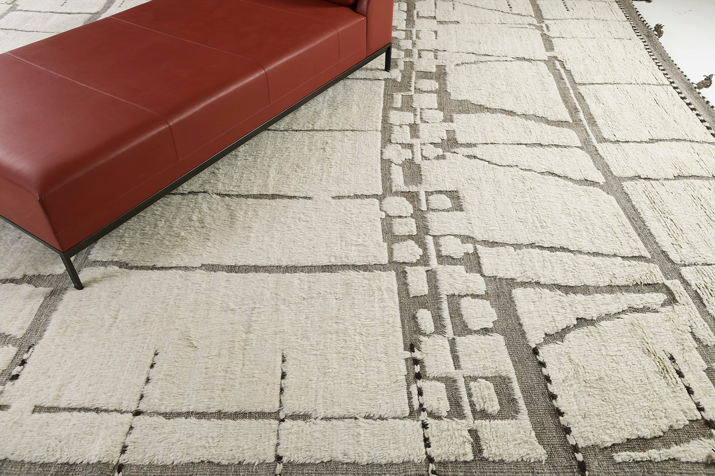 Modern Rug Image 11689 Tenda, Atlas Collection
