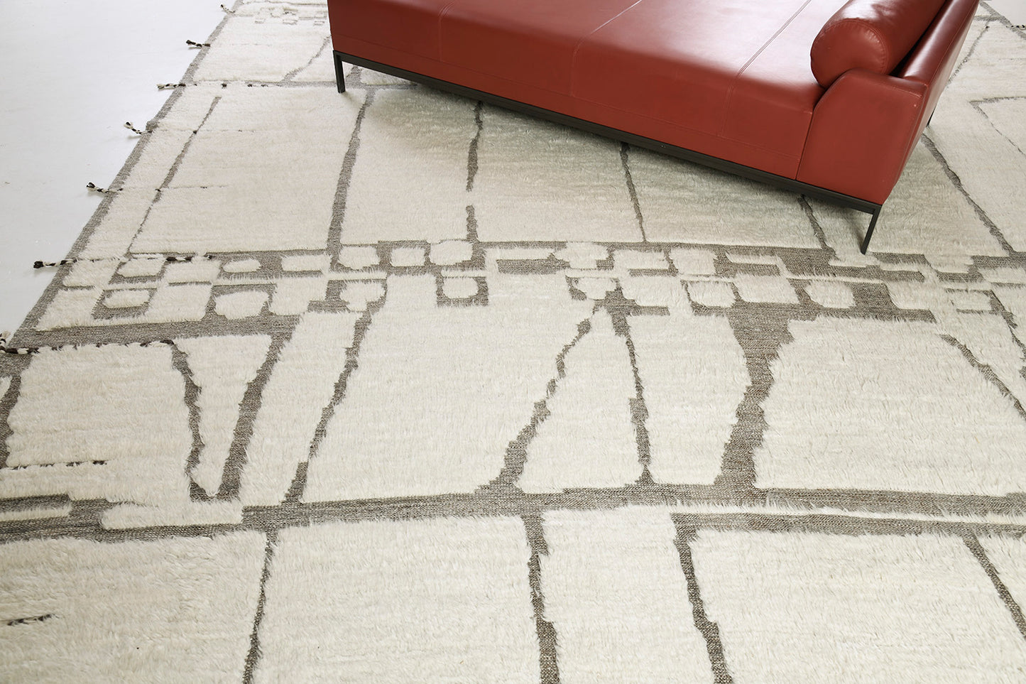 Modern Rug Image 11690 Tenda, Atlas Collection