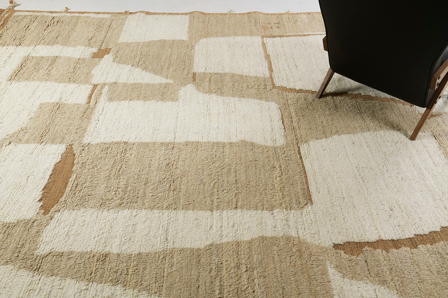 Modern Rug Image 495 Akal, Atlas Collection