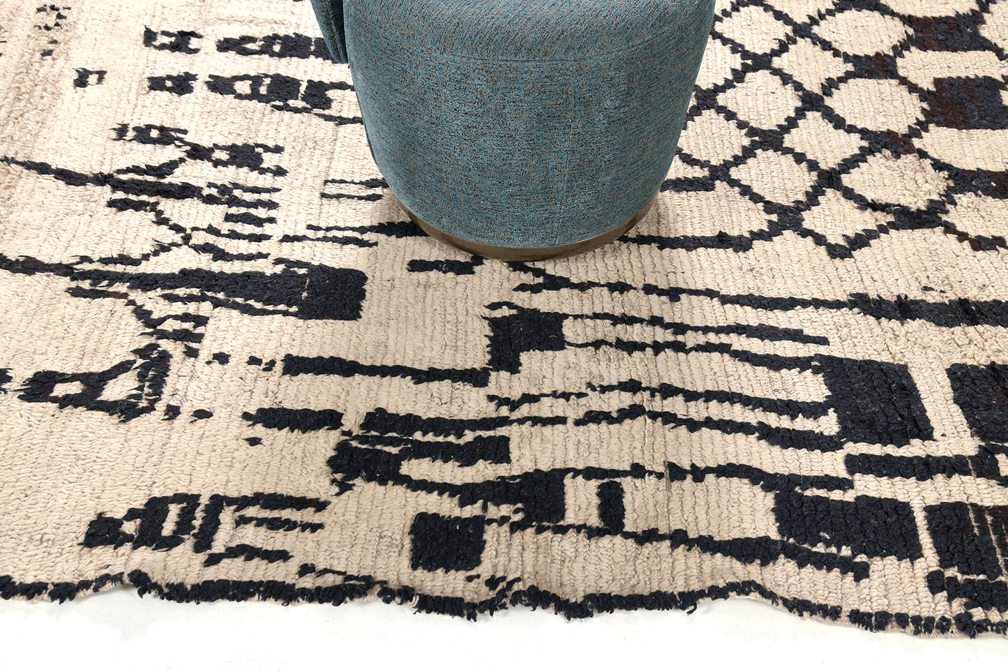 Modern Rug Image 12645 Vintage Moroccan Azilal Tribe Rug