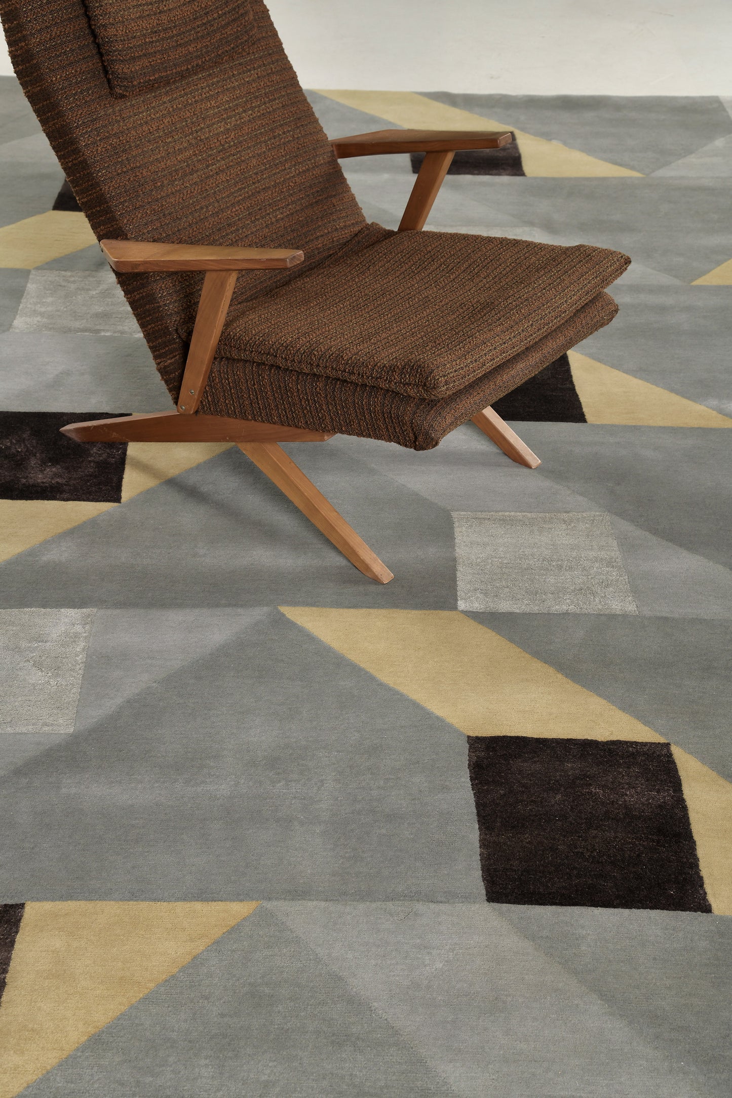 Modern Rug Image 9472 Ragione, Design Rhymes