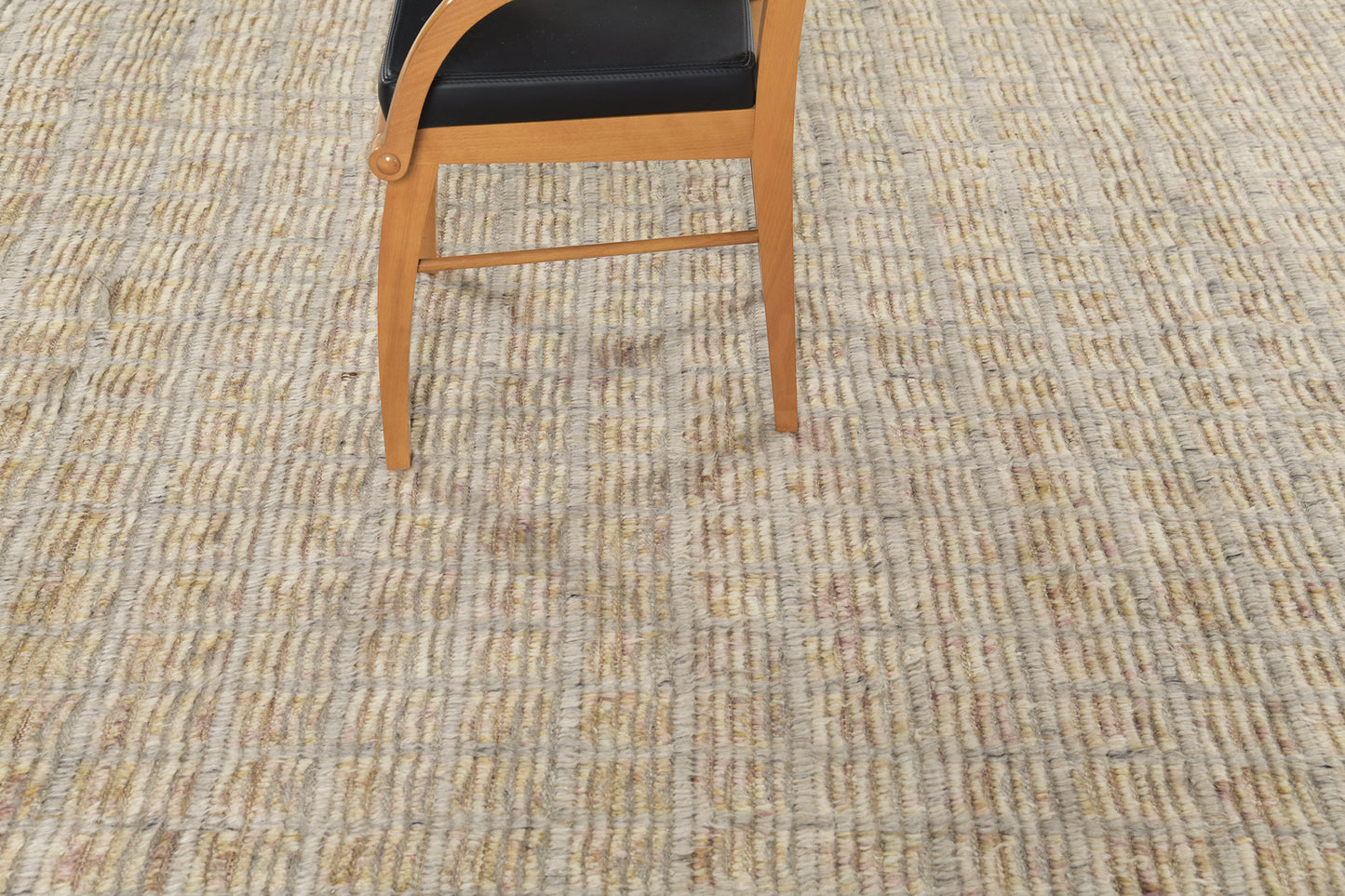 Modern Rug Image 827 Amihan, Sahara Collection 30420