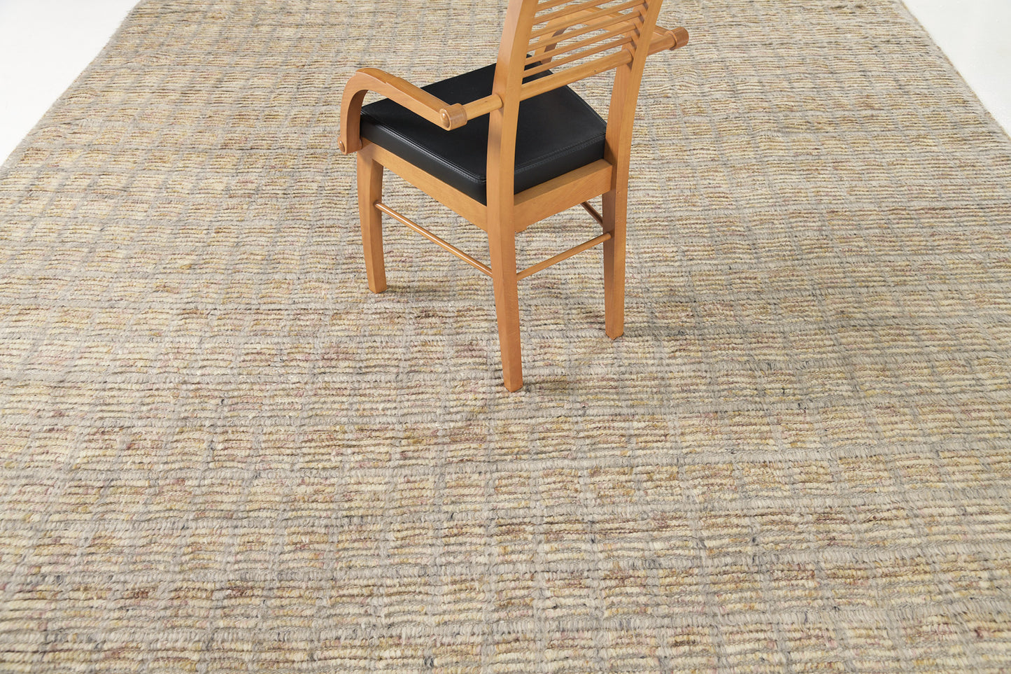 Modern Rug Image 826 Amihan, Sahara Collection 30420