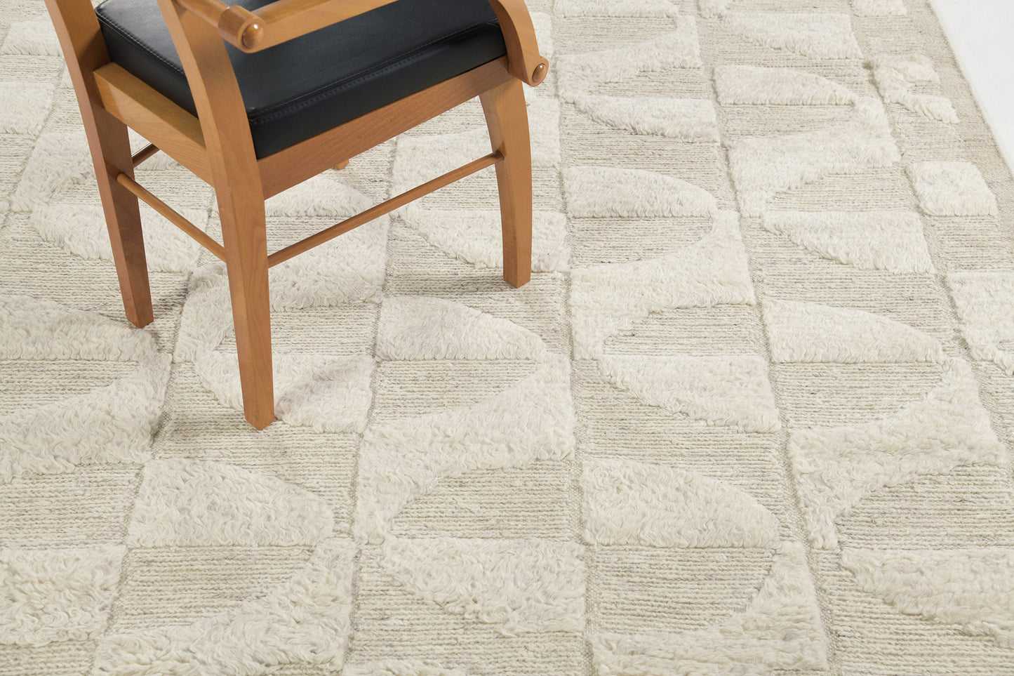 Modern Rug Image 2943 Egret, Sandpiper Collection