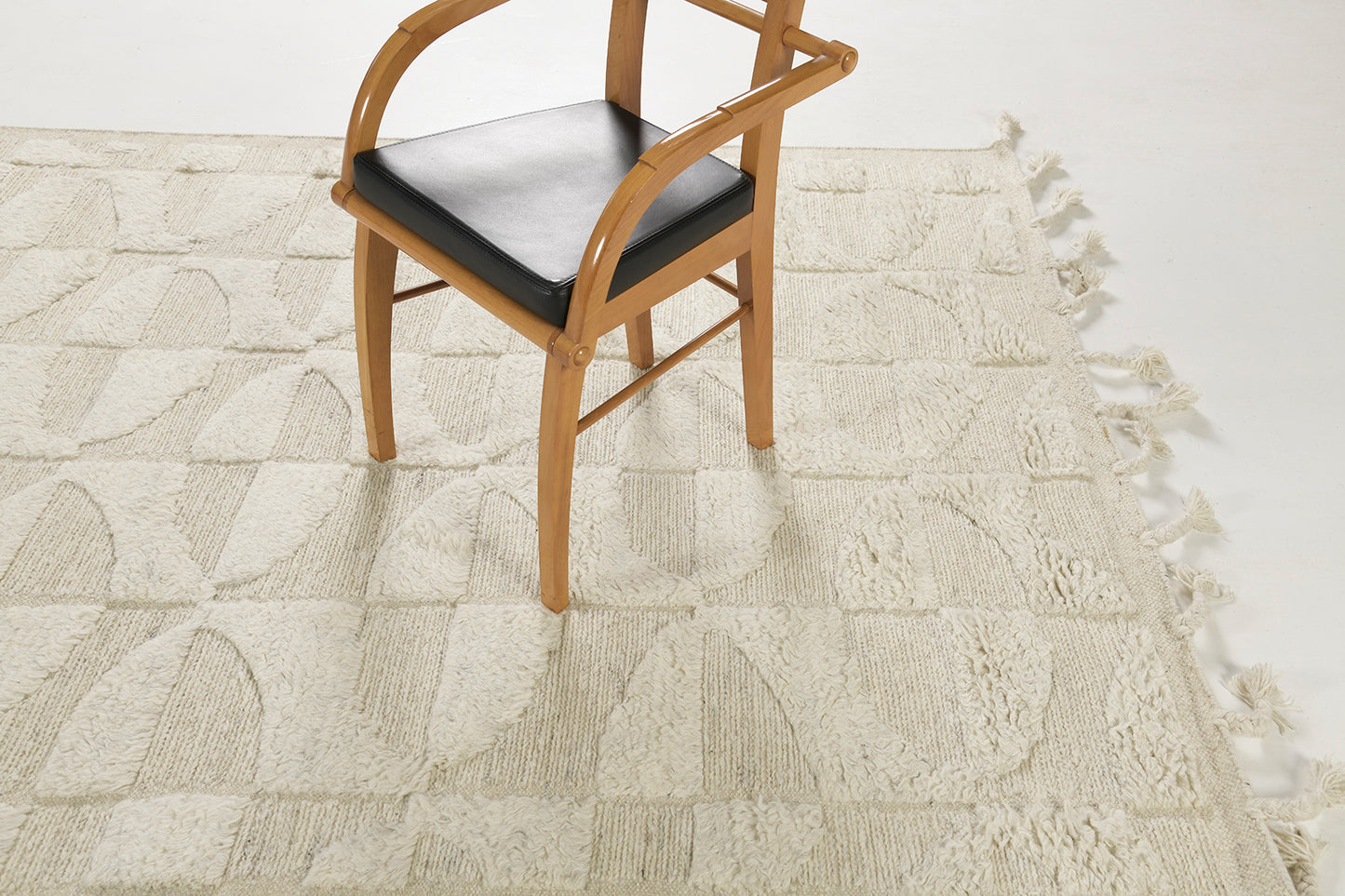 Modern Rug Image 2942 Egret, Sandpiper Collection