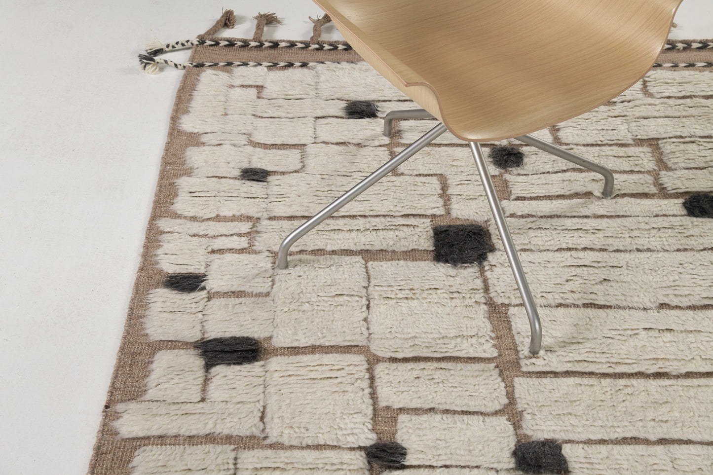 Modern Rug Image 1213 Avocet, Sandpiper Collection