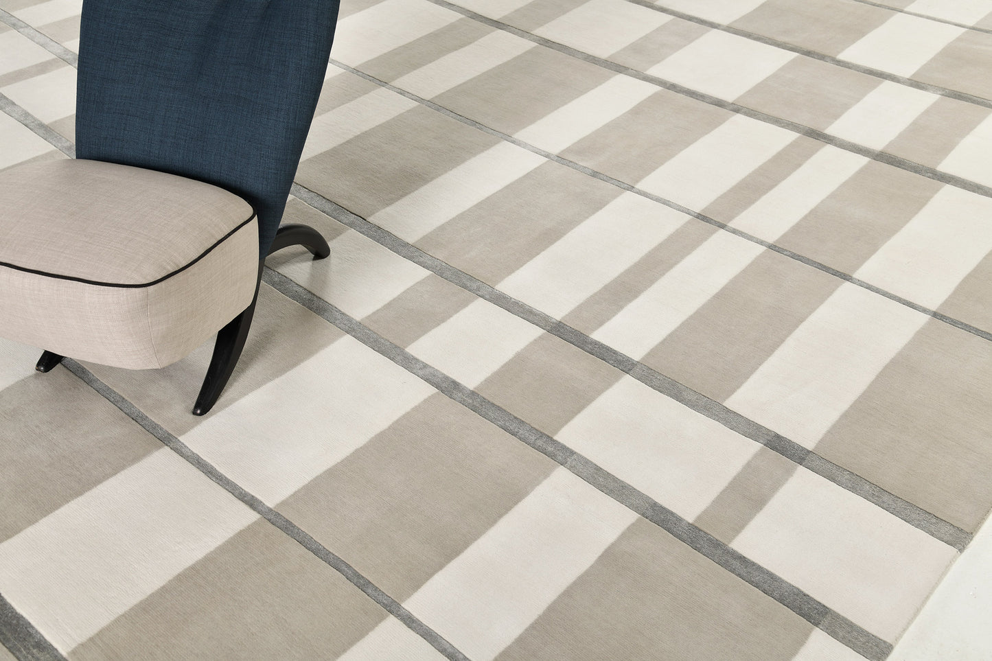 Modern Rug Image 9182 Pazienza, Design Rhymes