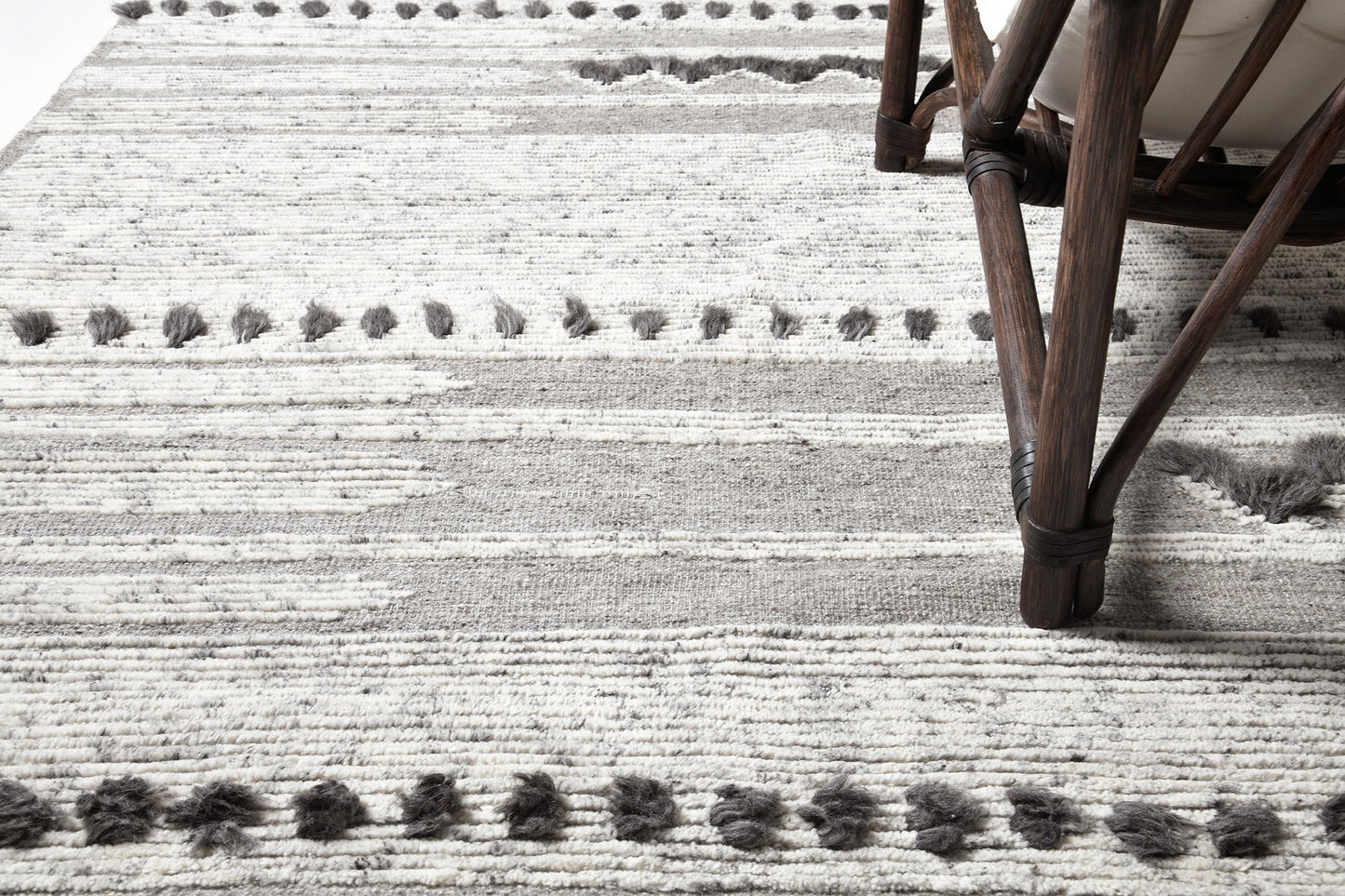 Modern Rug Image 1494 Barbera, Estancia Collection