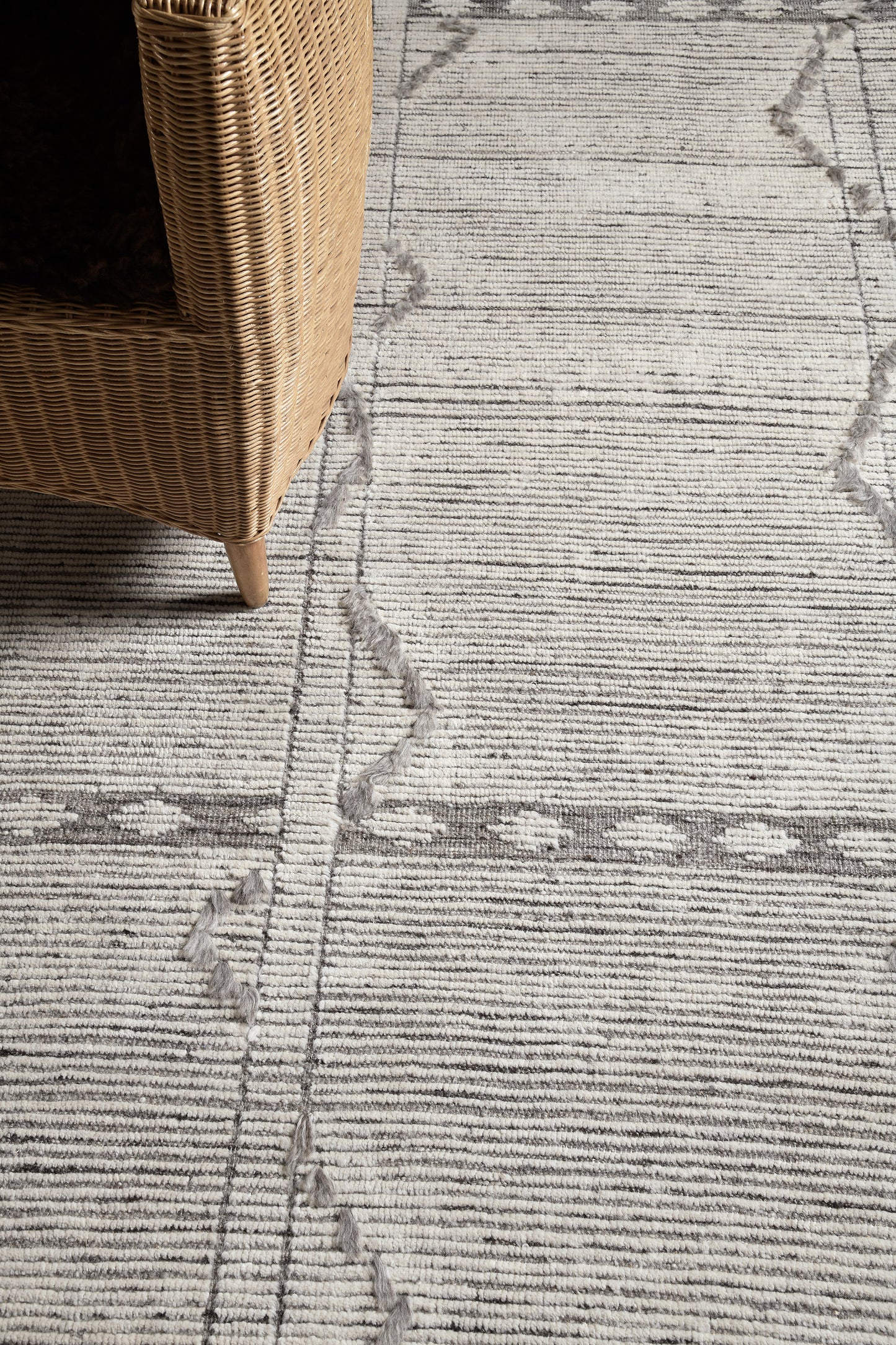 Modern Rug Image 12311 Verdot, Estancia Collection