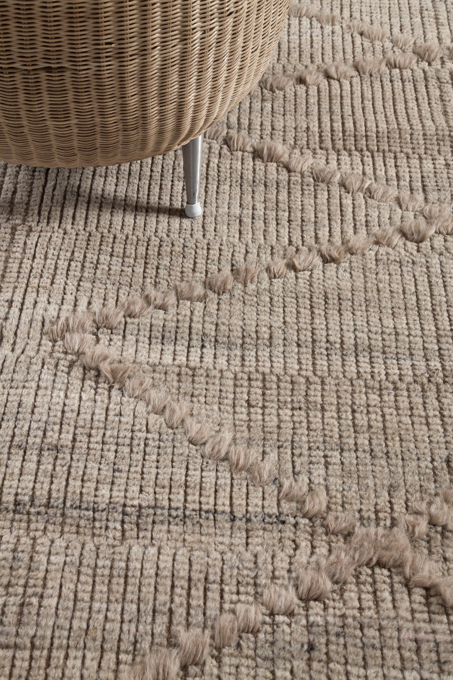 Modern Rug Image 6570 Malvasia, Estancia Collection