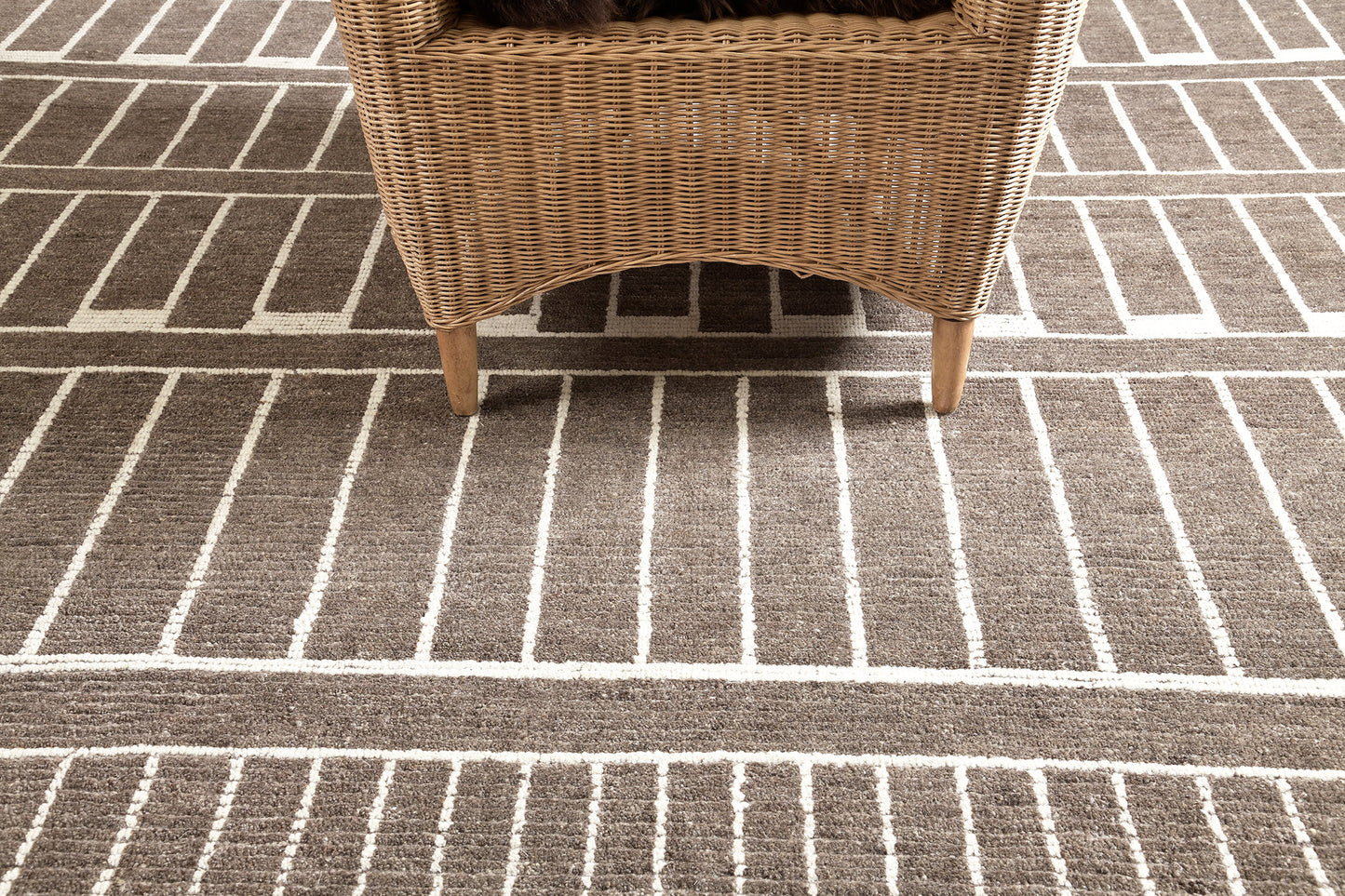 Modern Rug Image 8850 Nebbiolo, Estancia Collection