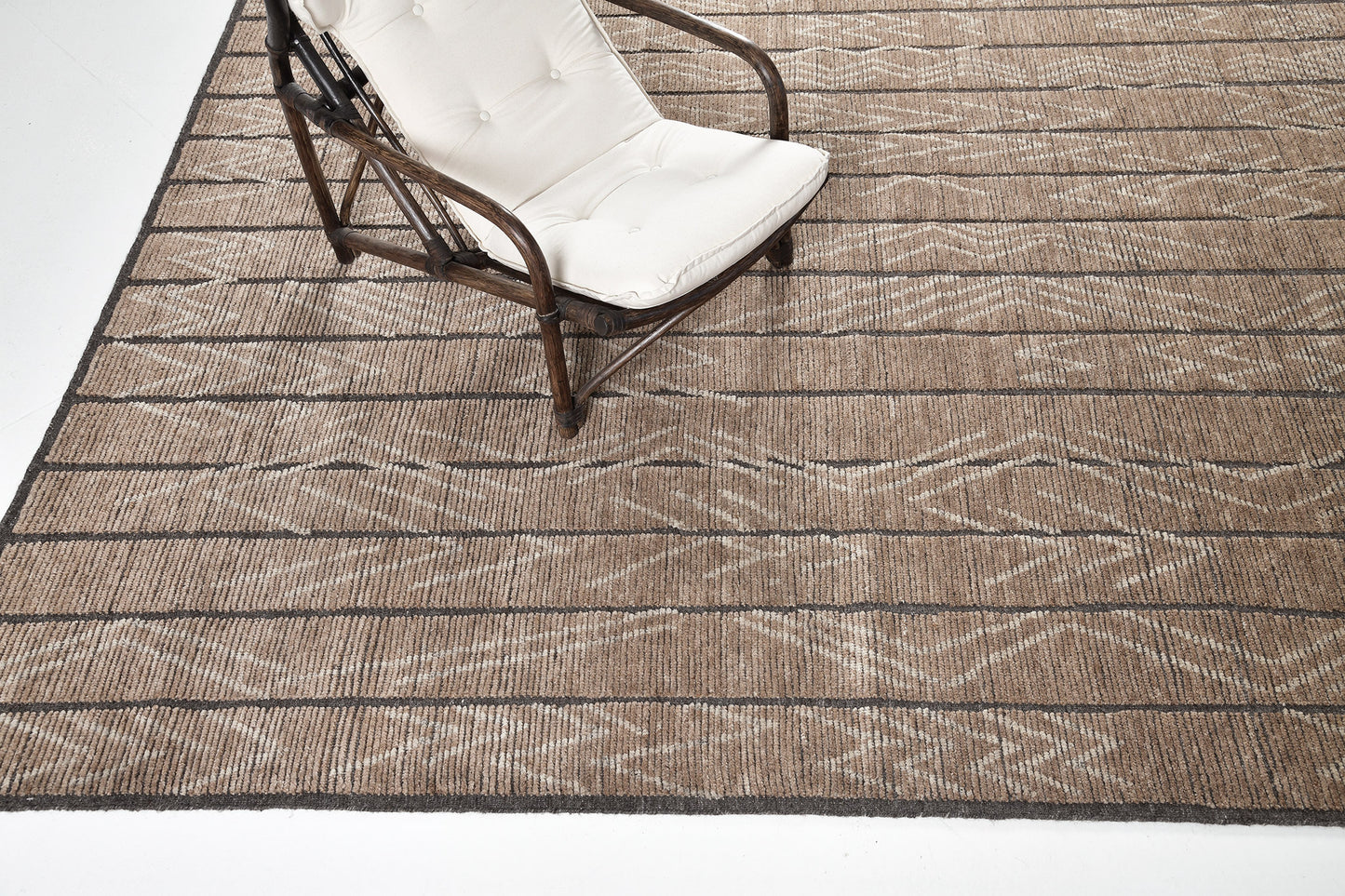 Modern Rug Image 8376 Mourvedre, Estancia Collection