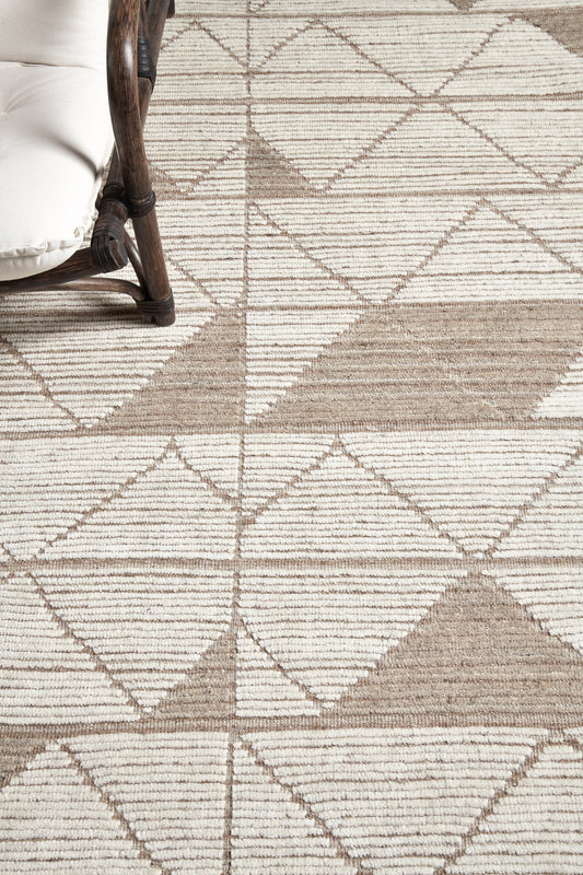 Modern Rug Image 9234 Pinotage, Estancia Collection