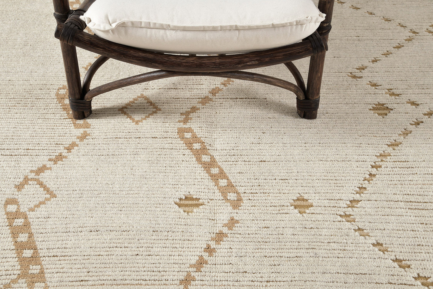 Modern Rug Image 516 Albarino, Estancia Collection