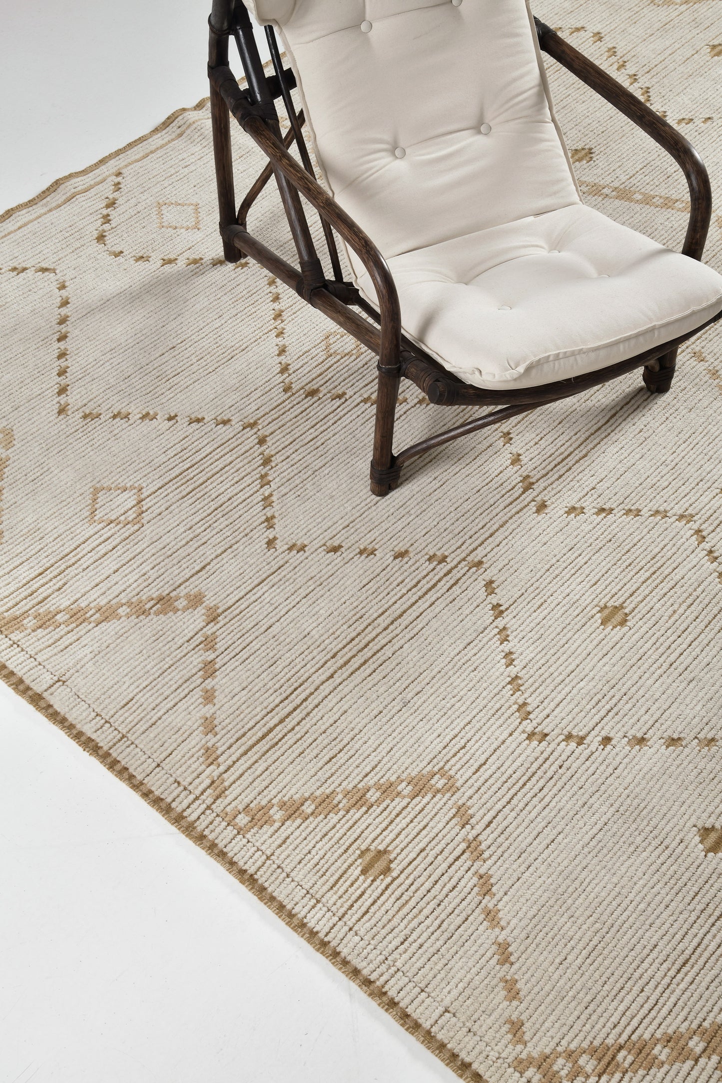 Modern Rug Image 515 Albarino, Estancia Collection