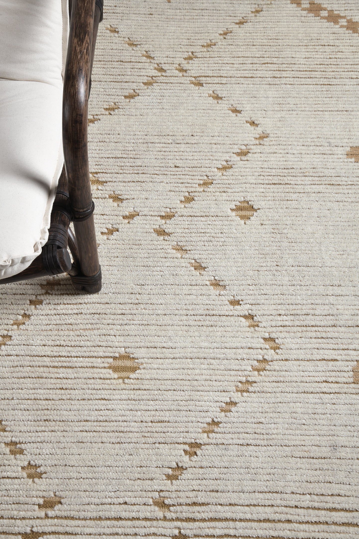 Modern Rug Image 513 Albarino, Estancia Collection