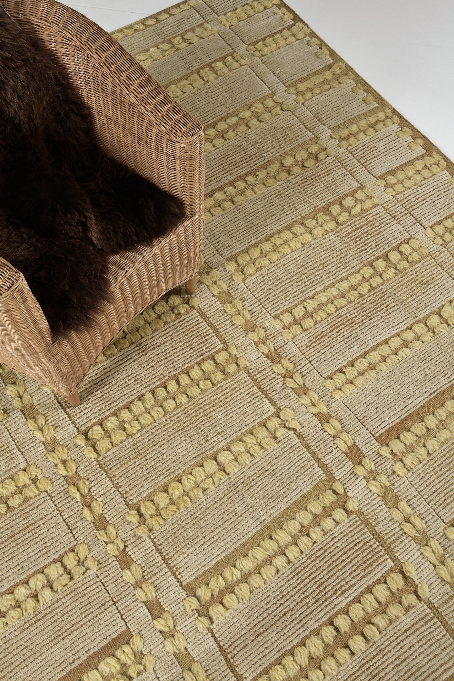 Modern Rug Image 2626 Colombard, Estancia Collection