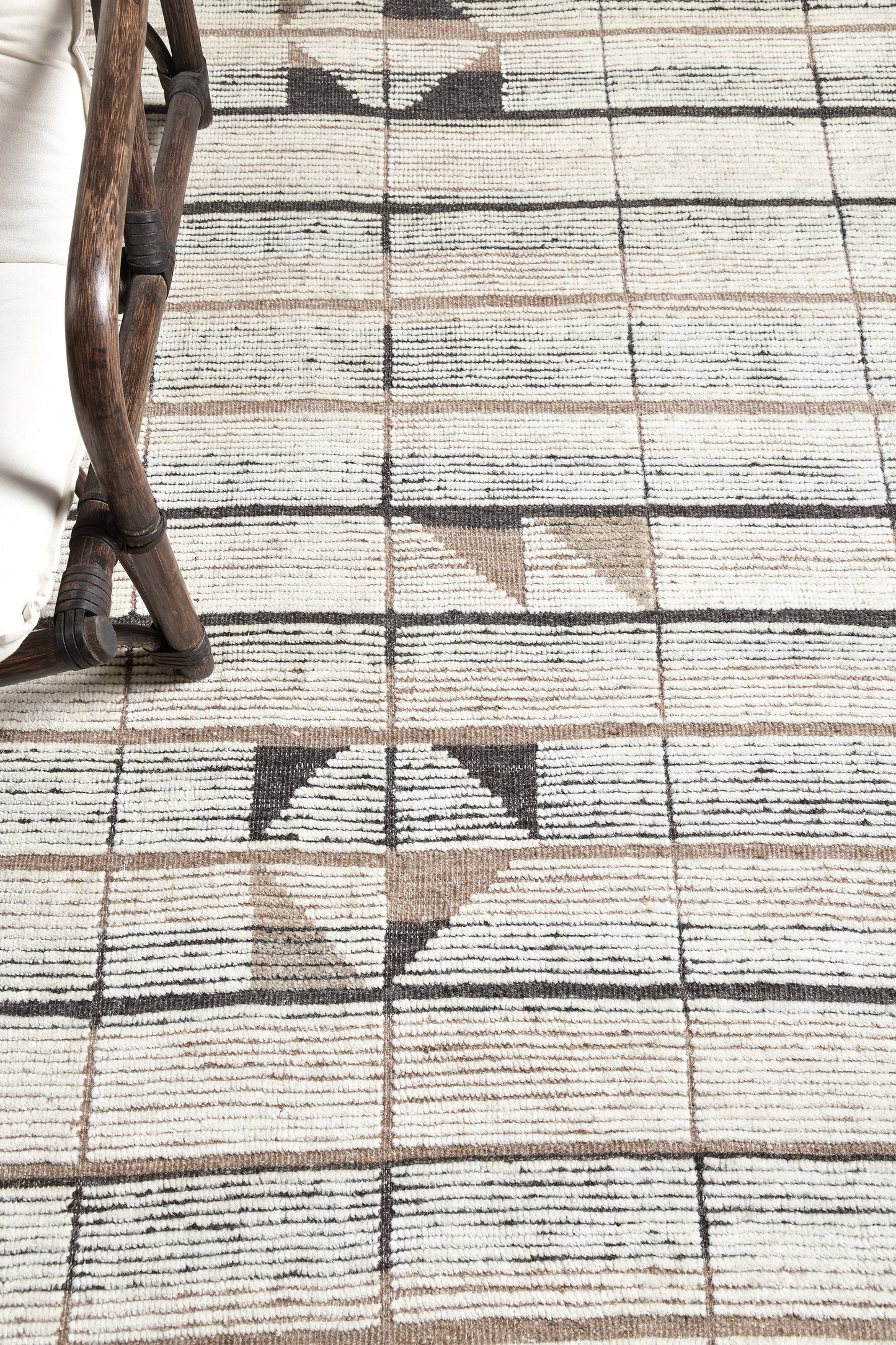 Modern Rug Image 2083 Bouchet, Estancia Collection