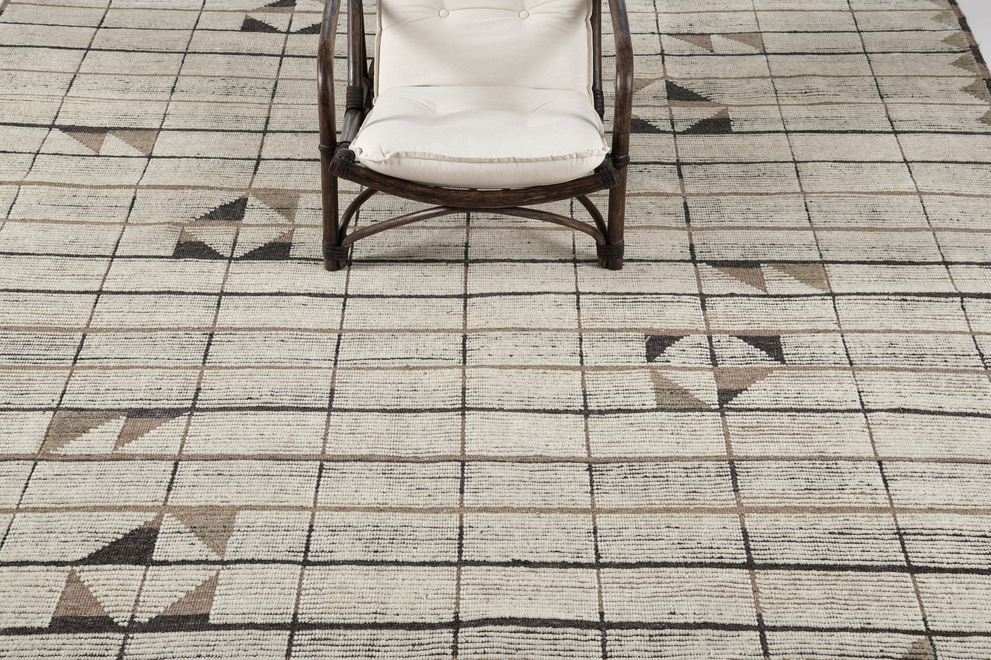 Modern Rug Image 2084 Bouchet, Estancia Collection
