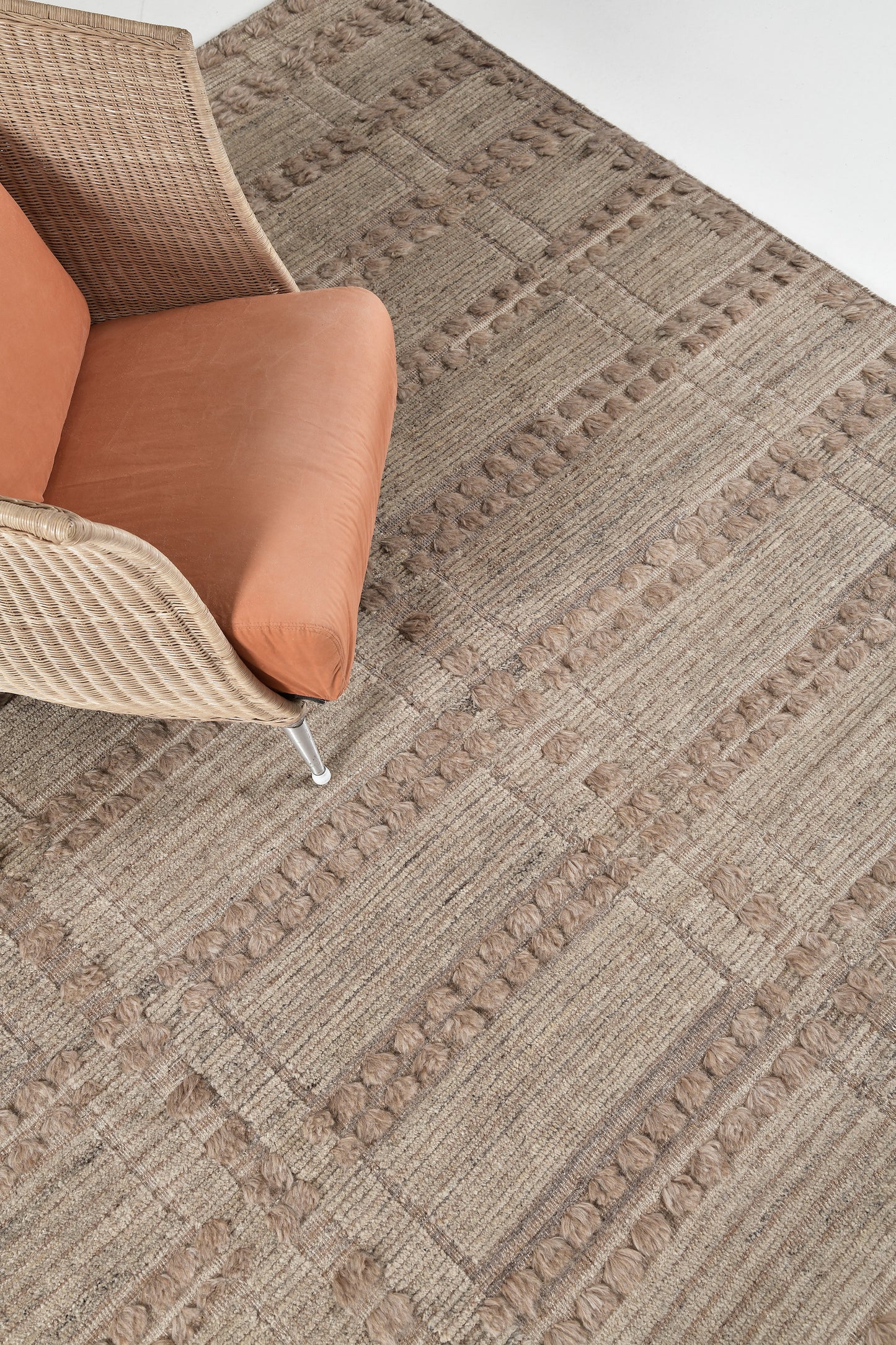 Modern Rug Image 2646 Colombard, Estancia Collection