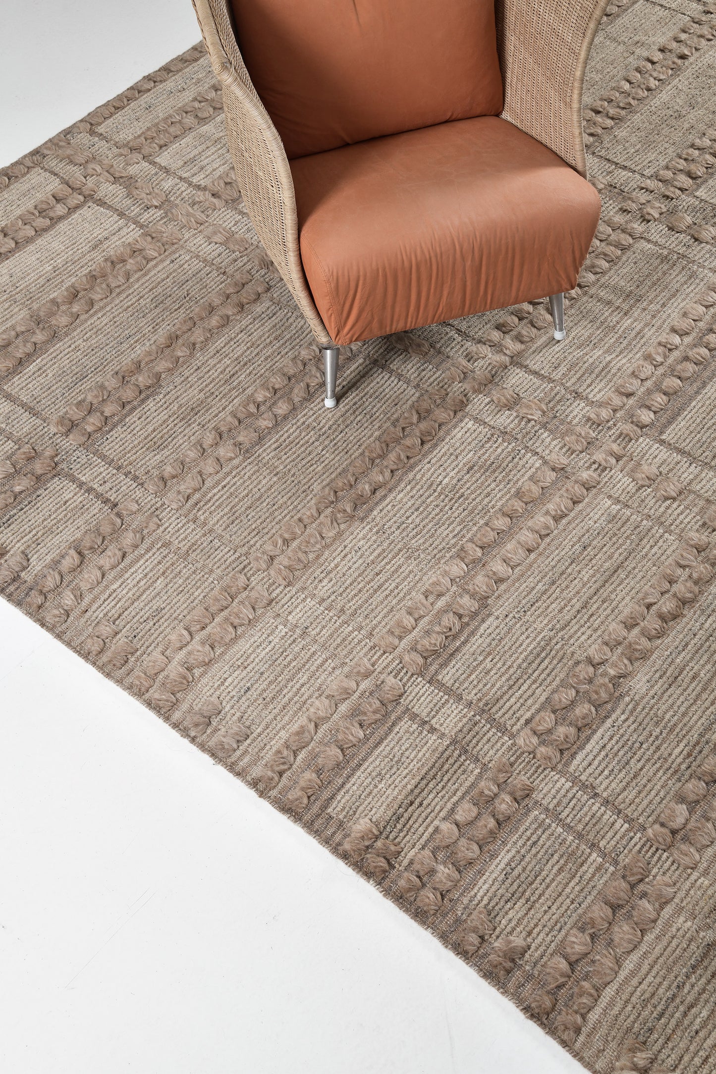 Modern Rug Image 2647 Colombard, Estancia Collection