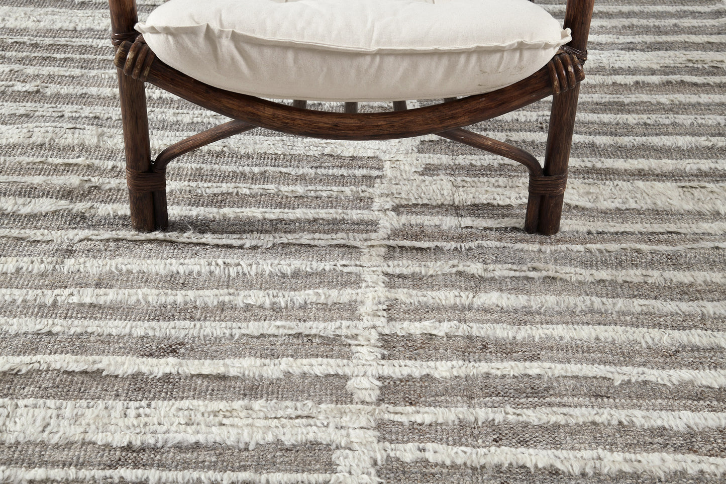 Modern Rug Image 1899 Beshabar, Haute Bohemian