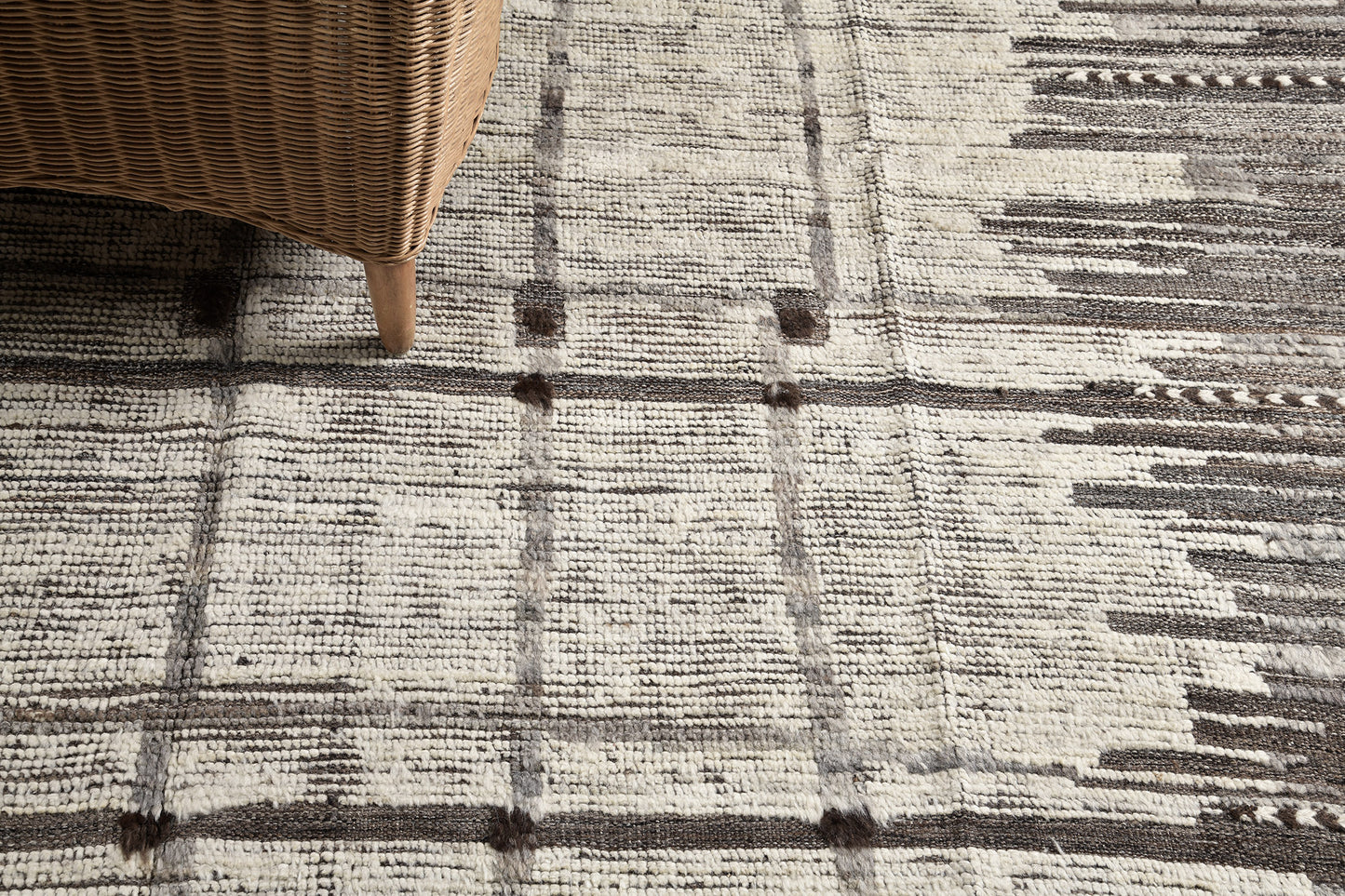 Modern Rug Image 2845 Dassin, Atlas Collection, Seasons