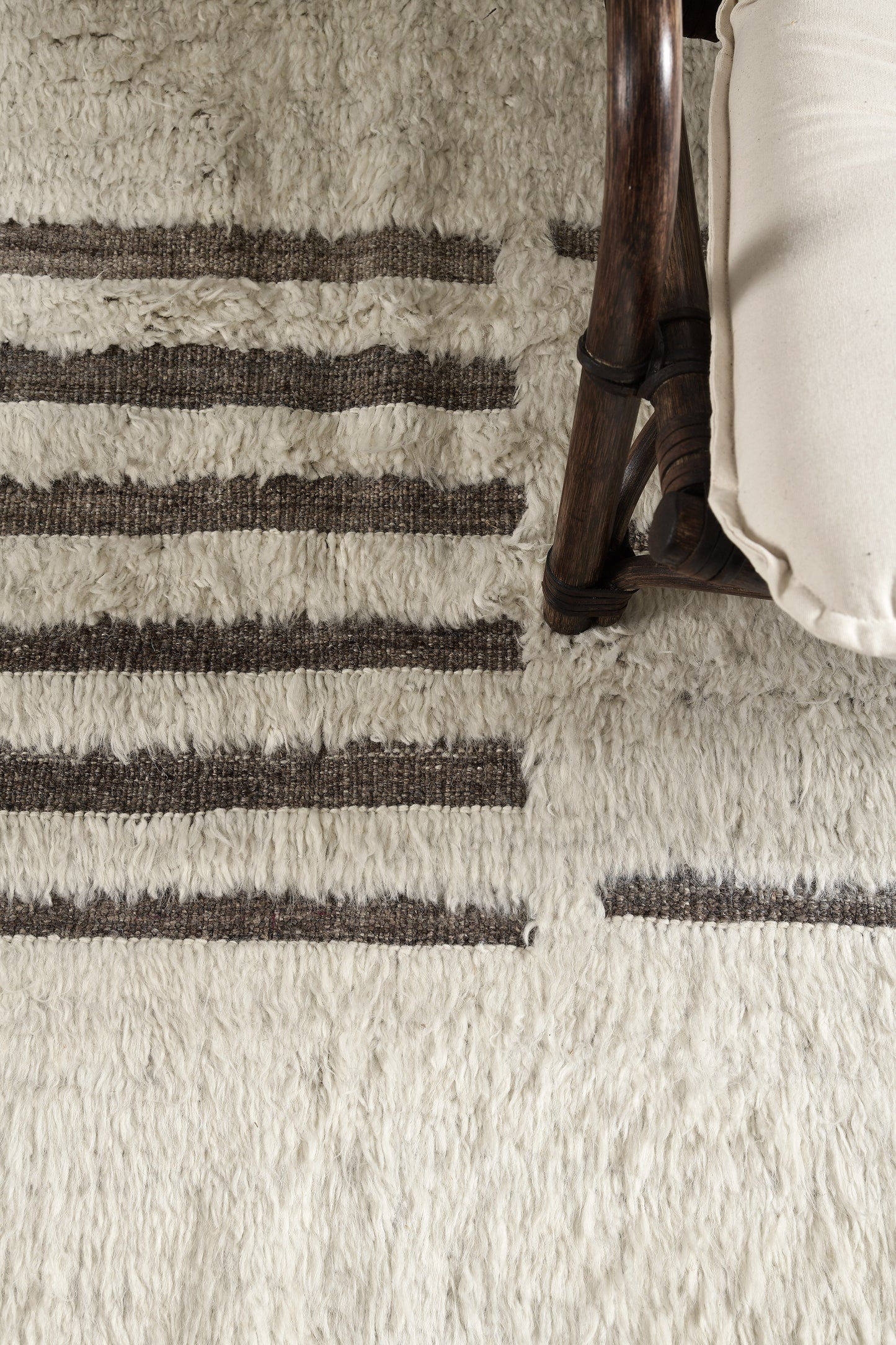 Modern Rug Image 9031 Ortabate, Haute Bohemian