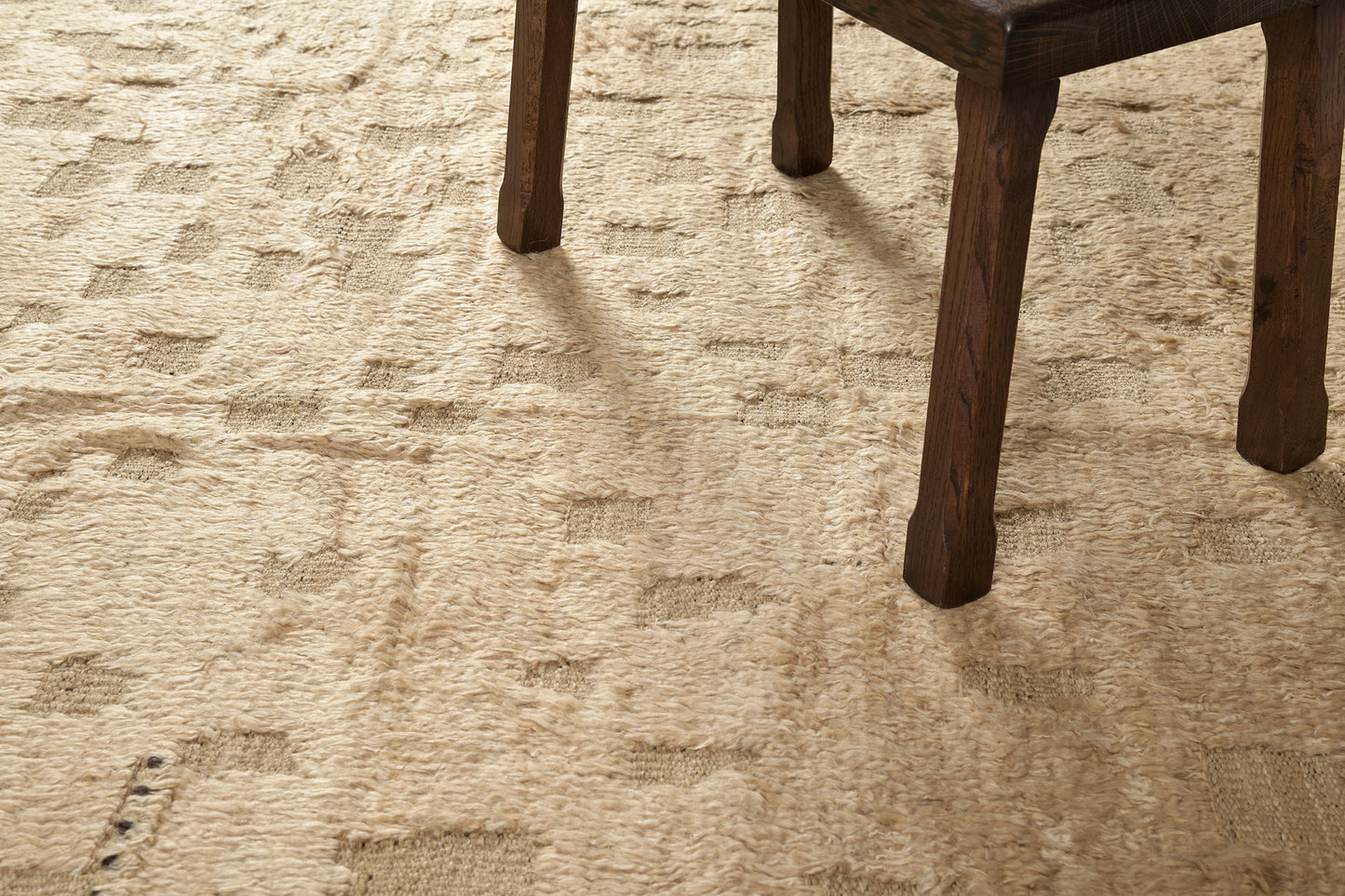 Modern Rug Image 1031 Anaruz, Atlas Collection
