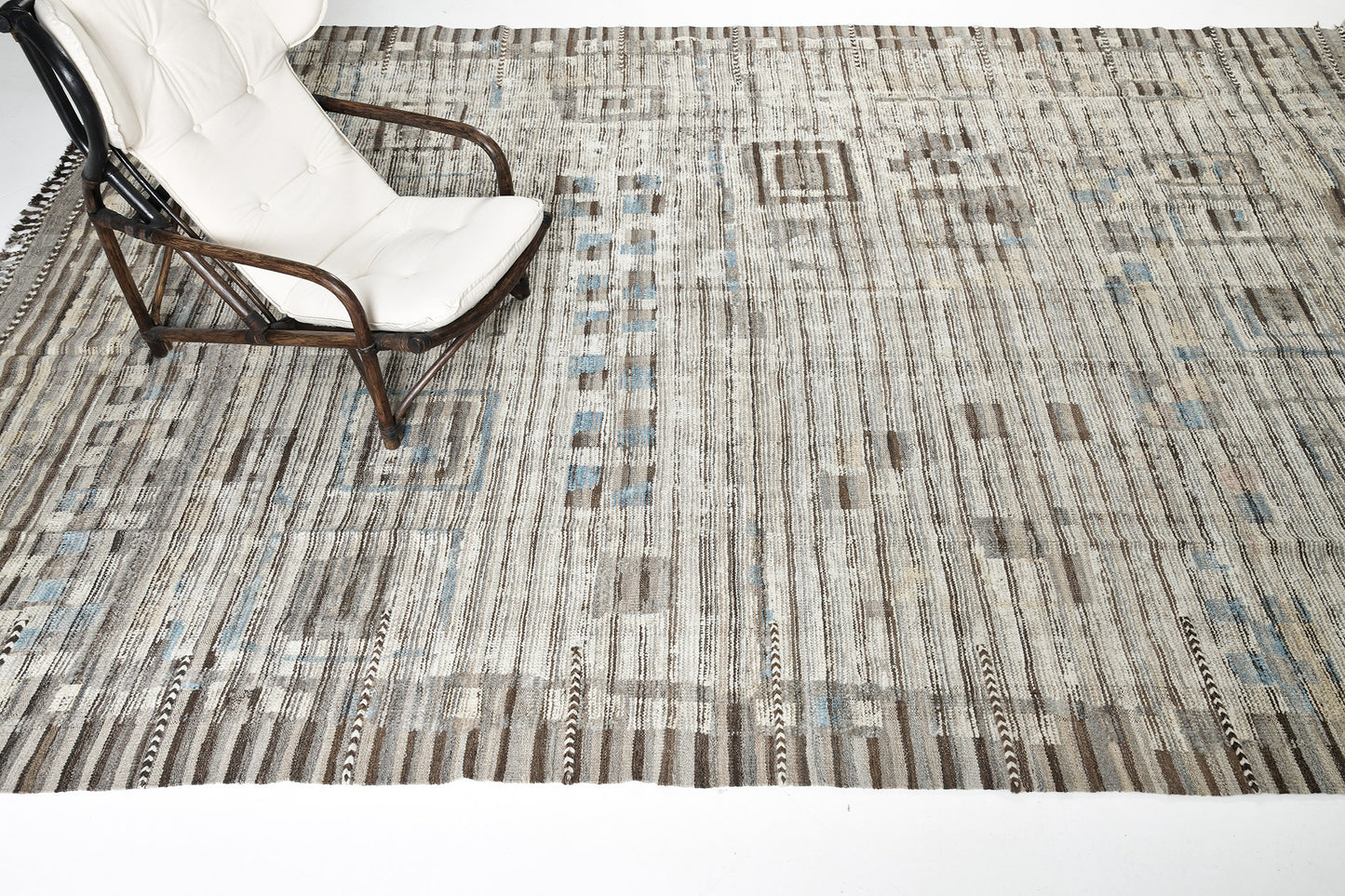 Modern Rug Image 11534 Tasekkurt, Atlas Collection, Seasons