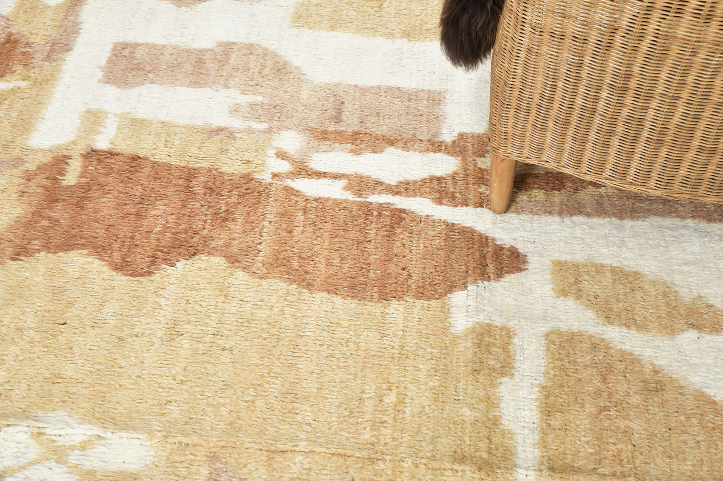 Modern Rug Image 11632 Tazzeka, Atlas Collection