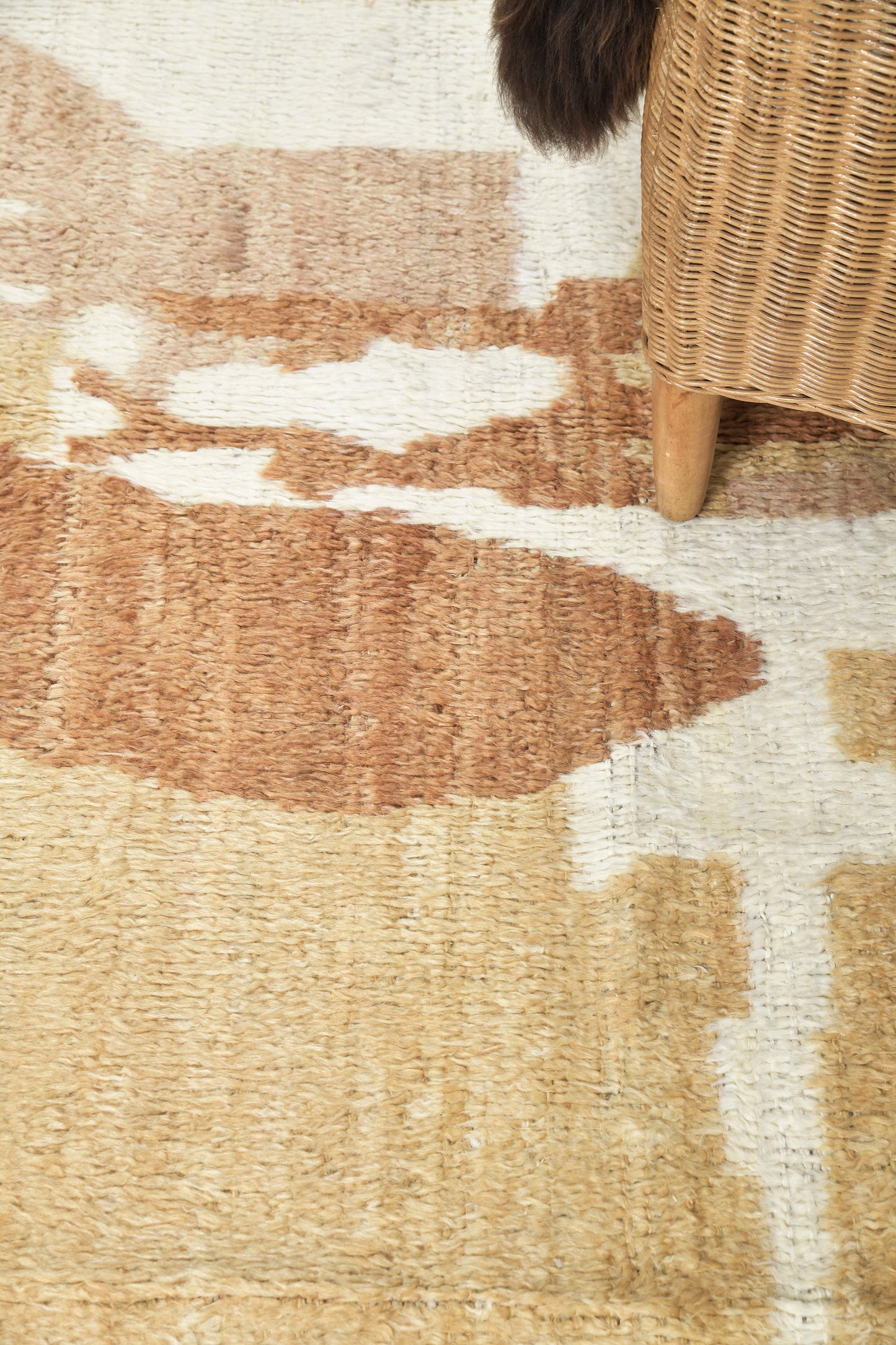 Modern Rug Image 11634 Tazzeka, Atlas Collection