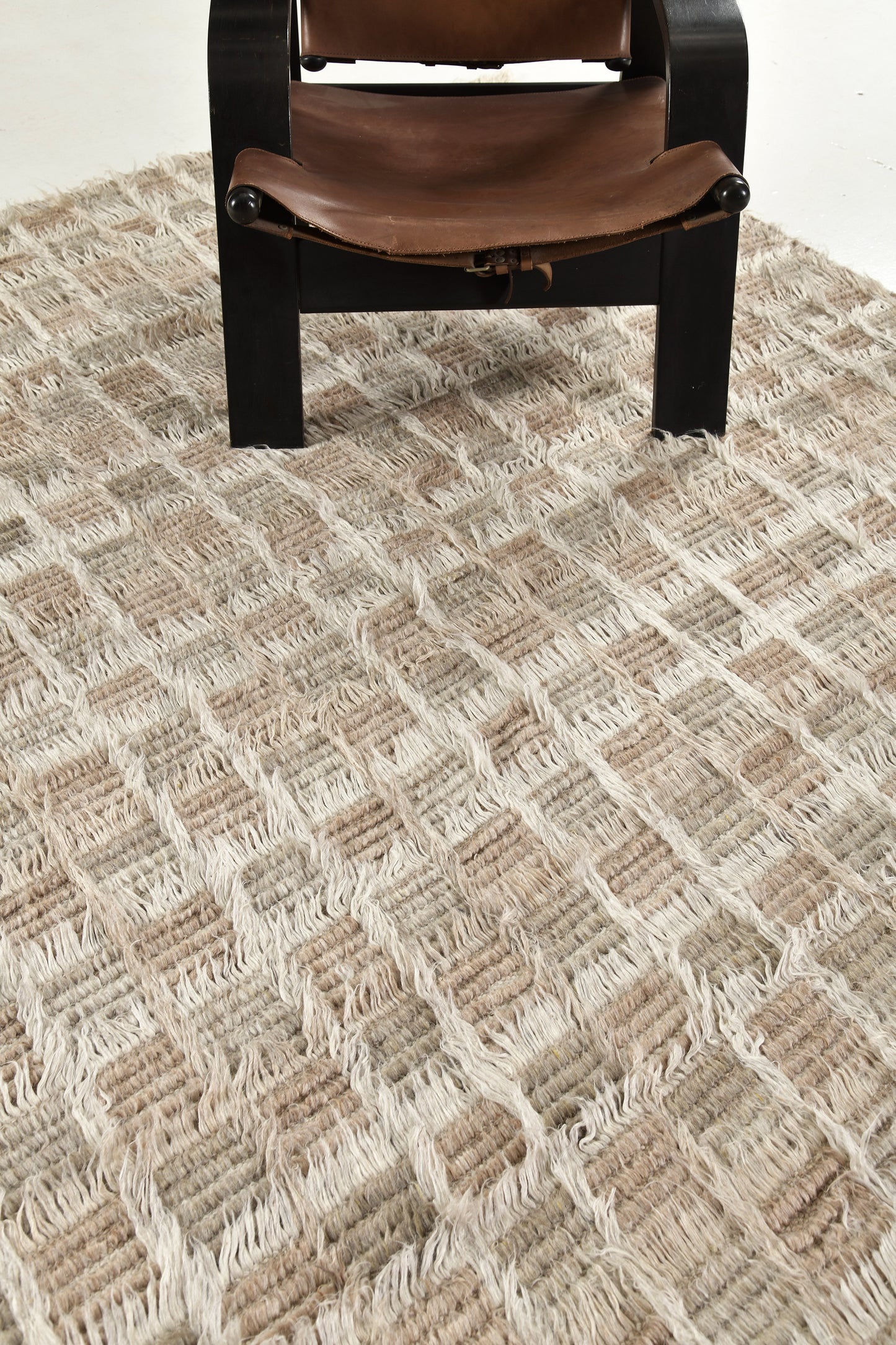 Modern Rug Image 7085 Miha, Sahara Collection