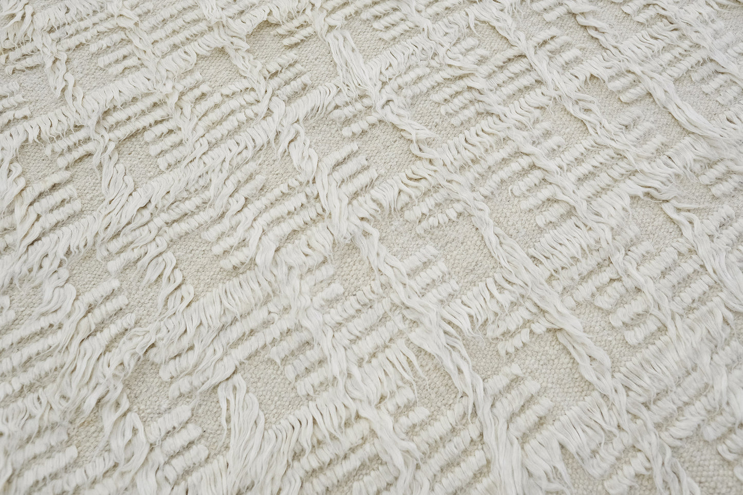 Modern Rug Image 6595 Mani, Sahara Collection