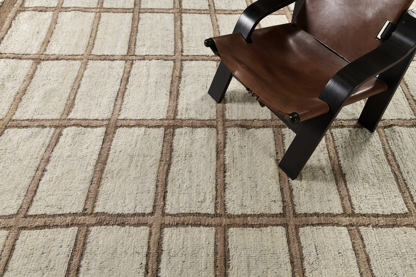 Modern Rug Image 9424 Rababi, Haute Bohemian