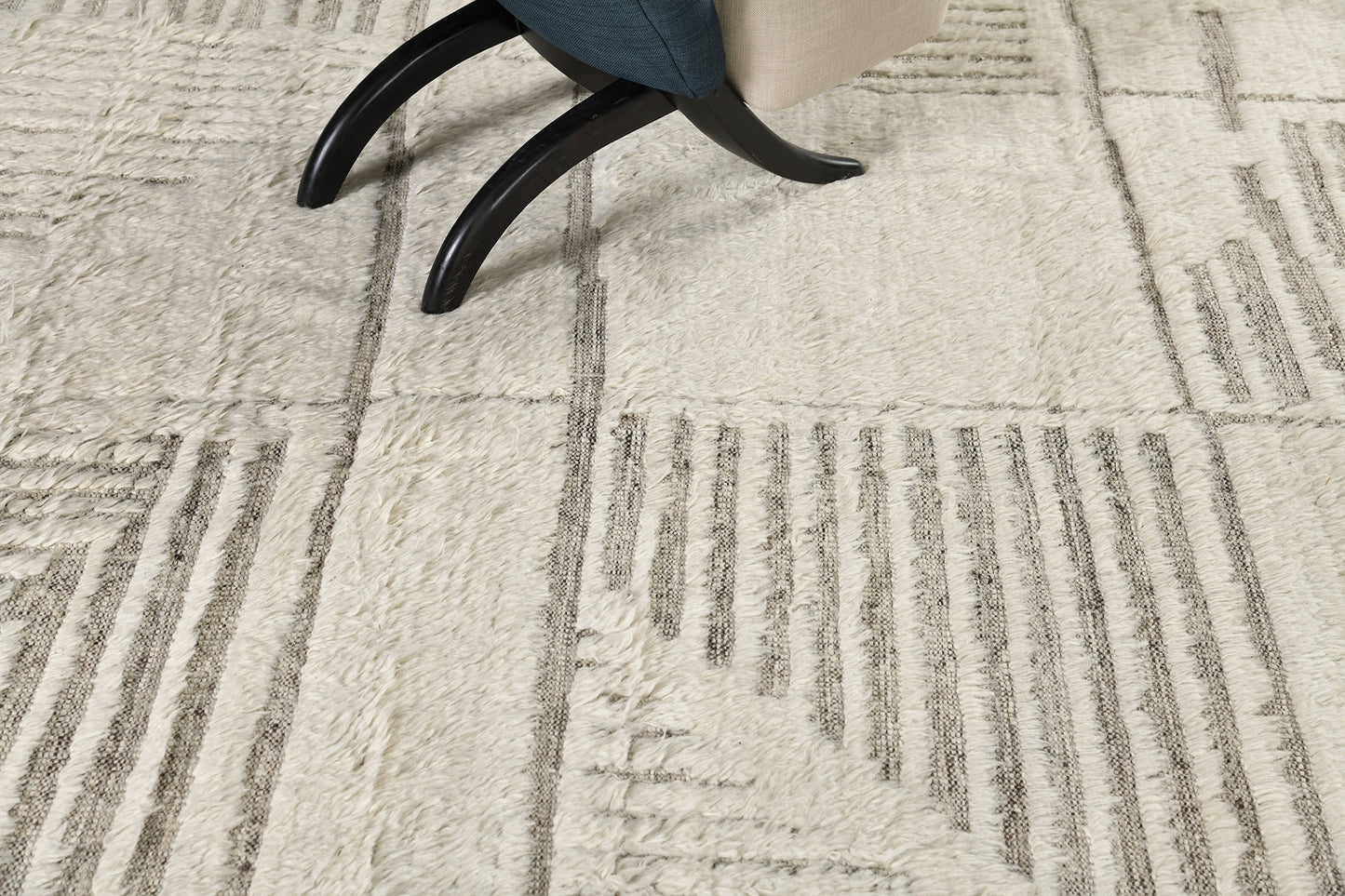 Modern Rug Image 11879 Tisent, Atlas Collection