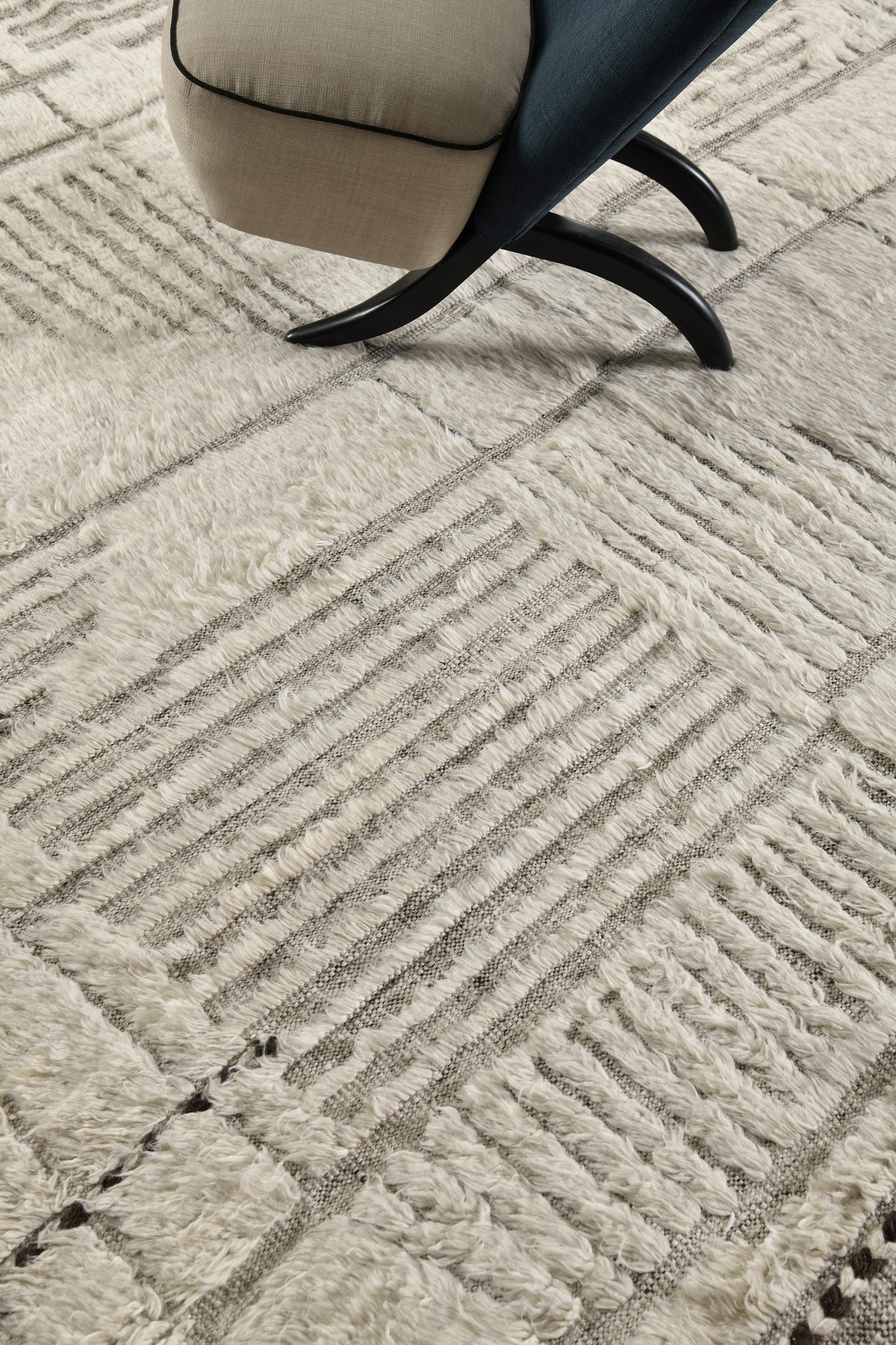 Modern Rug Image 11880 Tisent, Atlas Collection