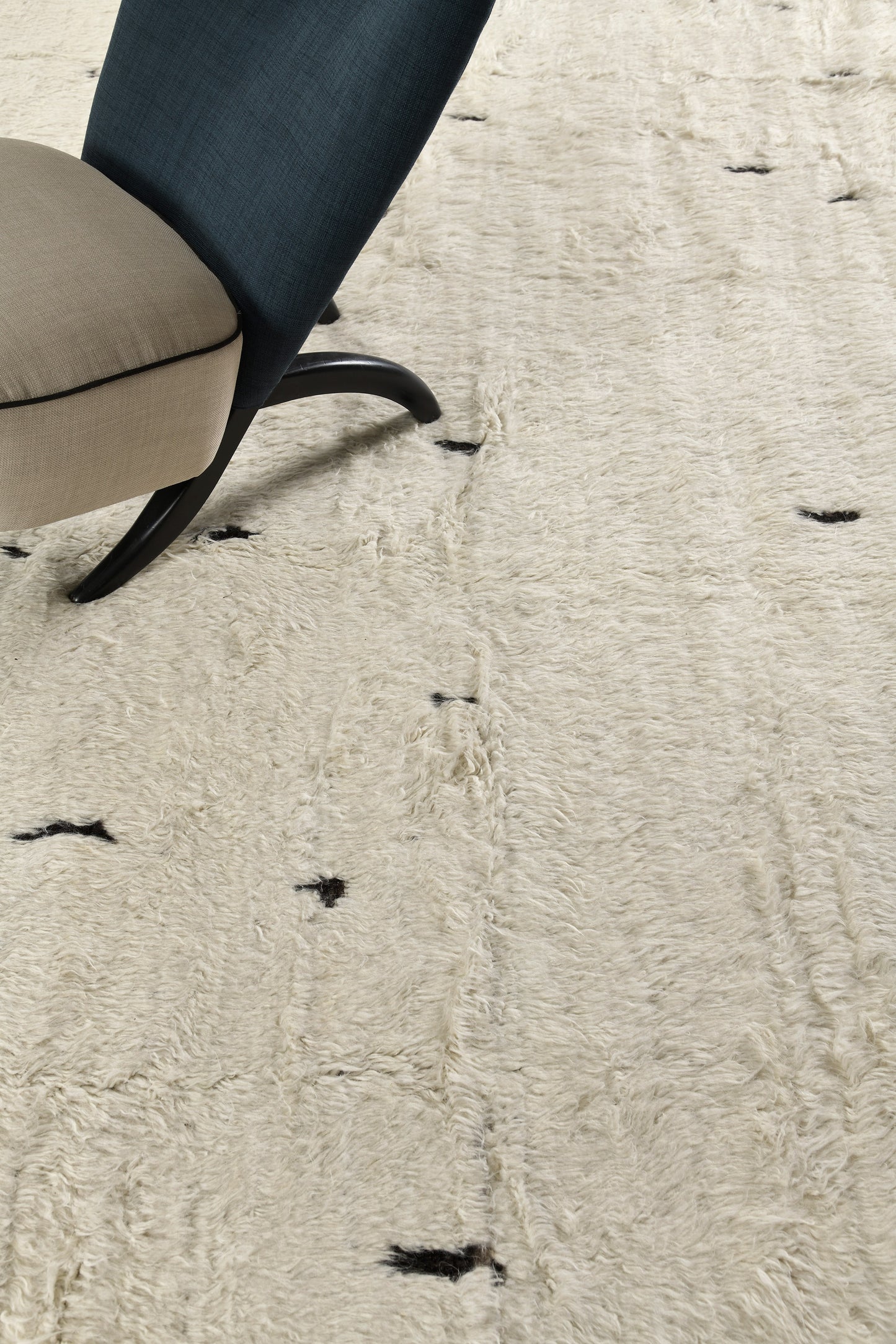Modern Rug Image 12346 Vinos, Atlas Collection